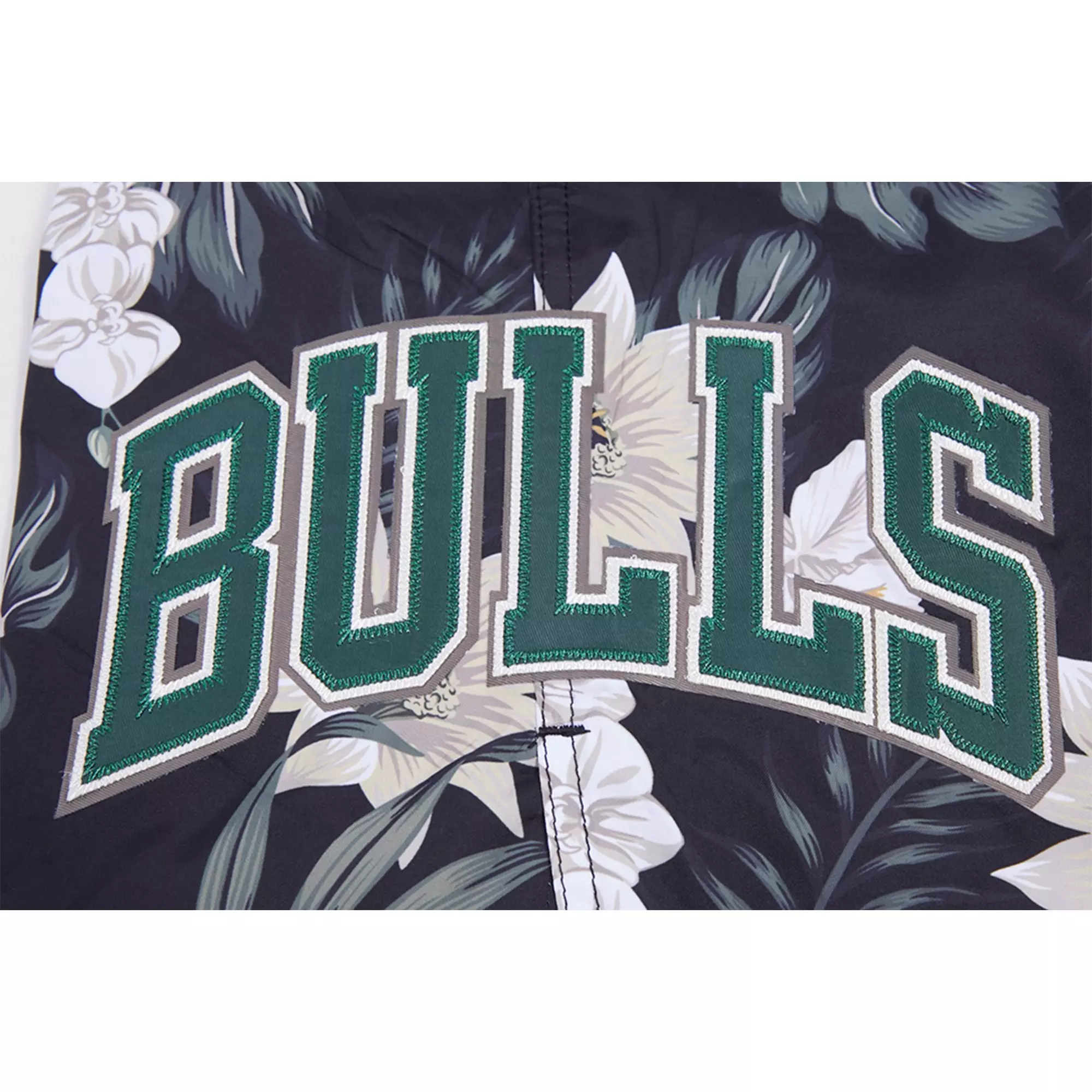 Pro Standard Men's Chicago Bulls Cabana Woven Shorts-Black - BLACK/TAN