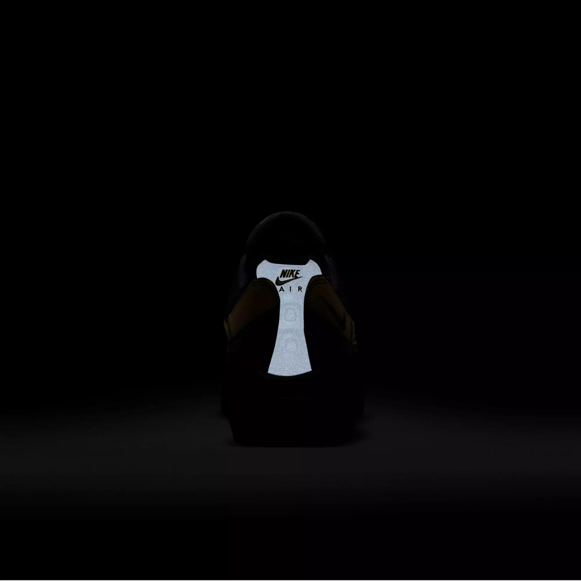 Nike Air Max 95 Premium "Metallic Gold" Men's Shoe - BLACK/METALLIC GOLD/ANTHRACITE