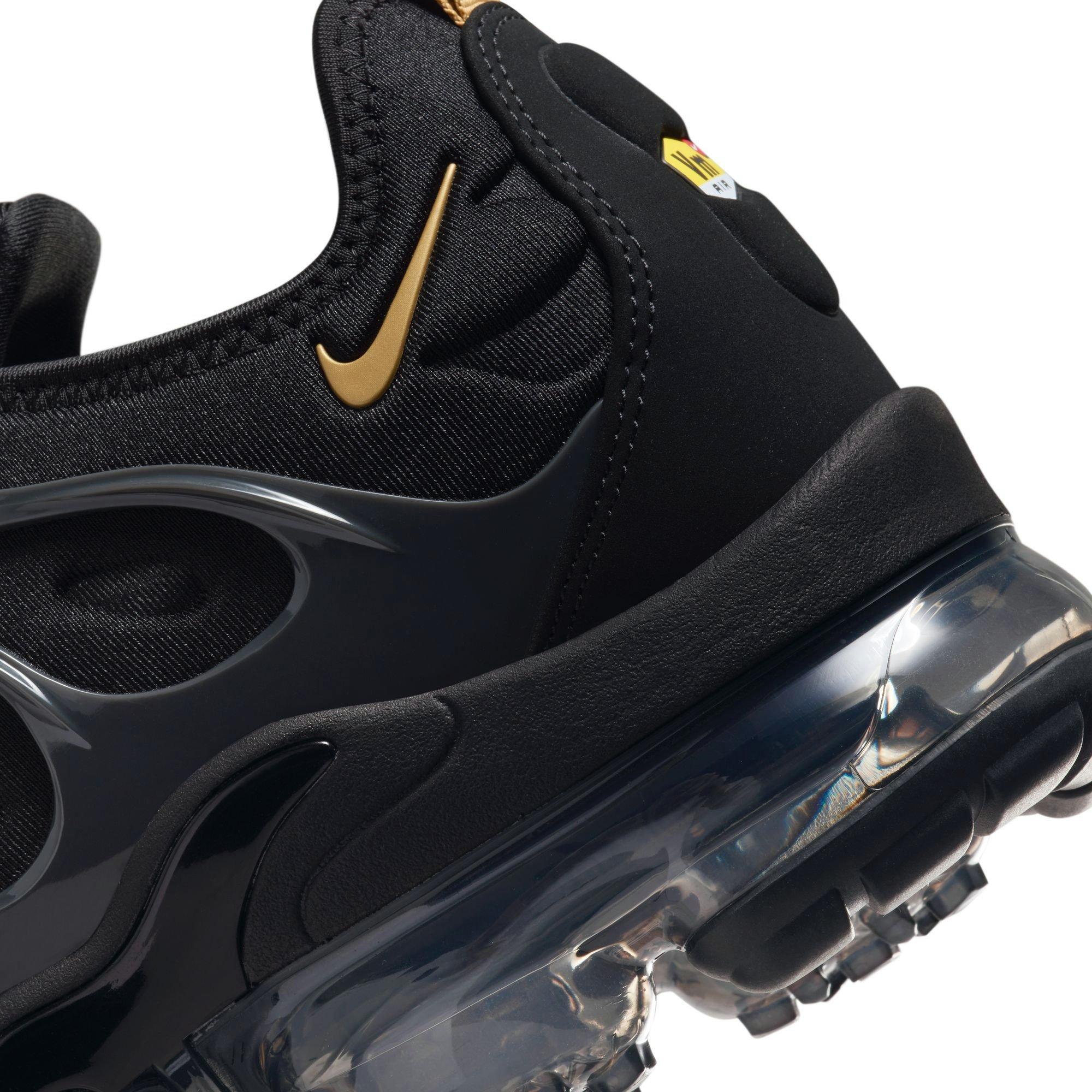 Nike Air VaporMax Plus "Black/Metallic Gold" Men's Shoe - BLACK/METALLIC GOLD/ANTHRACITE Thumbnail View 5