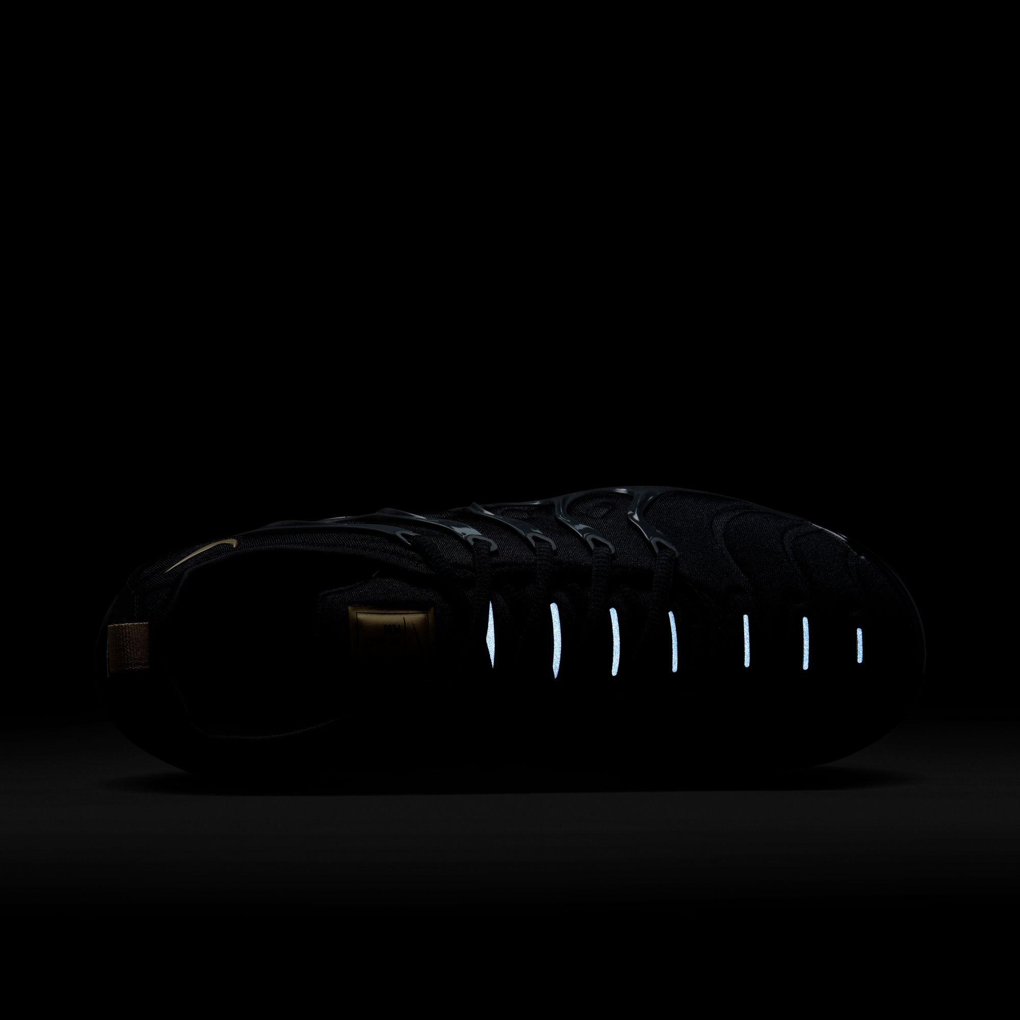 Nike Air VaporMax Plus "Black/Metallic Gold" Men's Shoe - BLACK/METALLIC GOLD/ANTHRACITE Thumbnail View 6