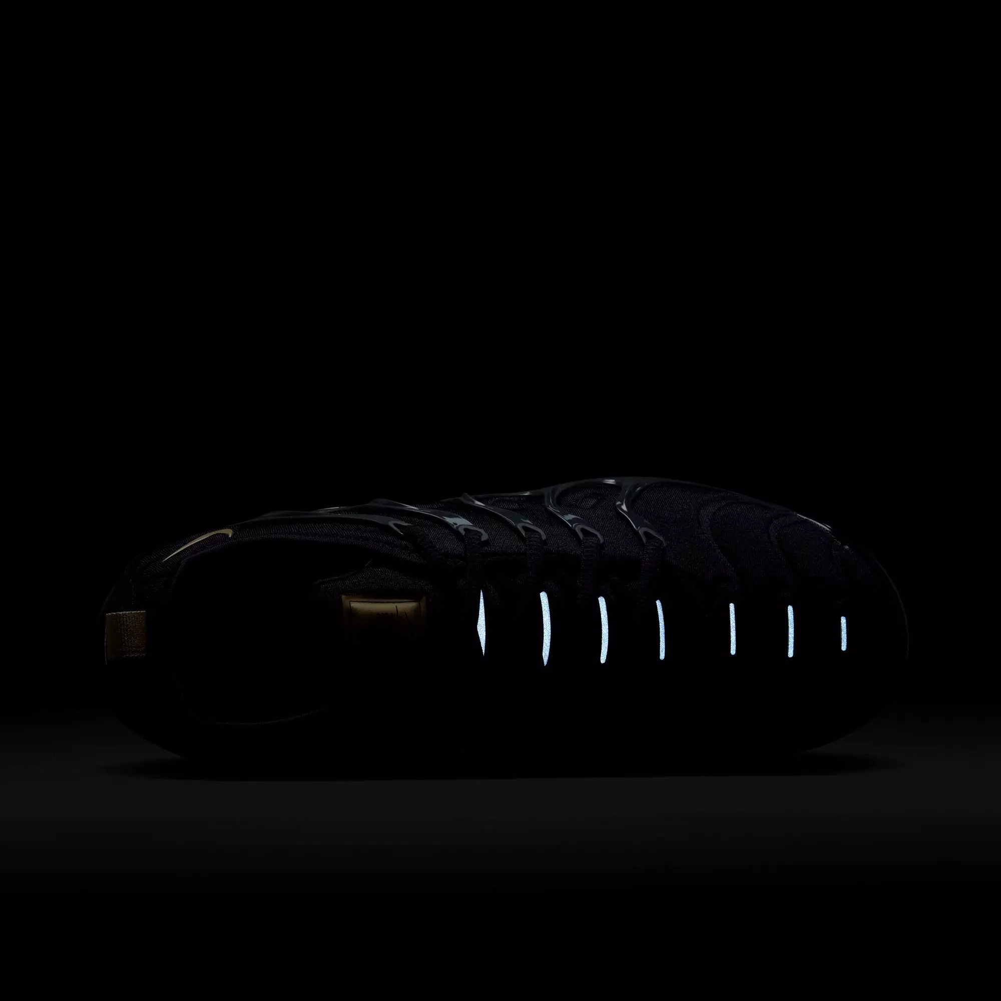 Nike Air VaporMax Plus "Black/Metallic Gold" Men's Shoe - BLACK/METALLIC GOLD/ANTHRACITE