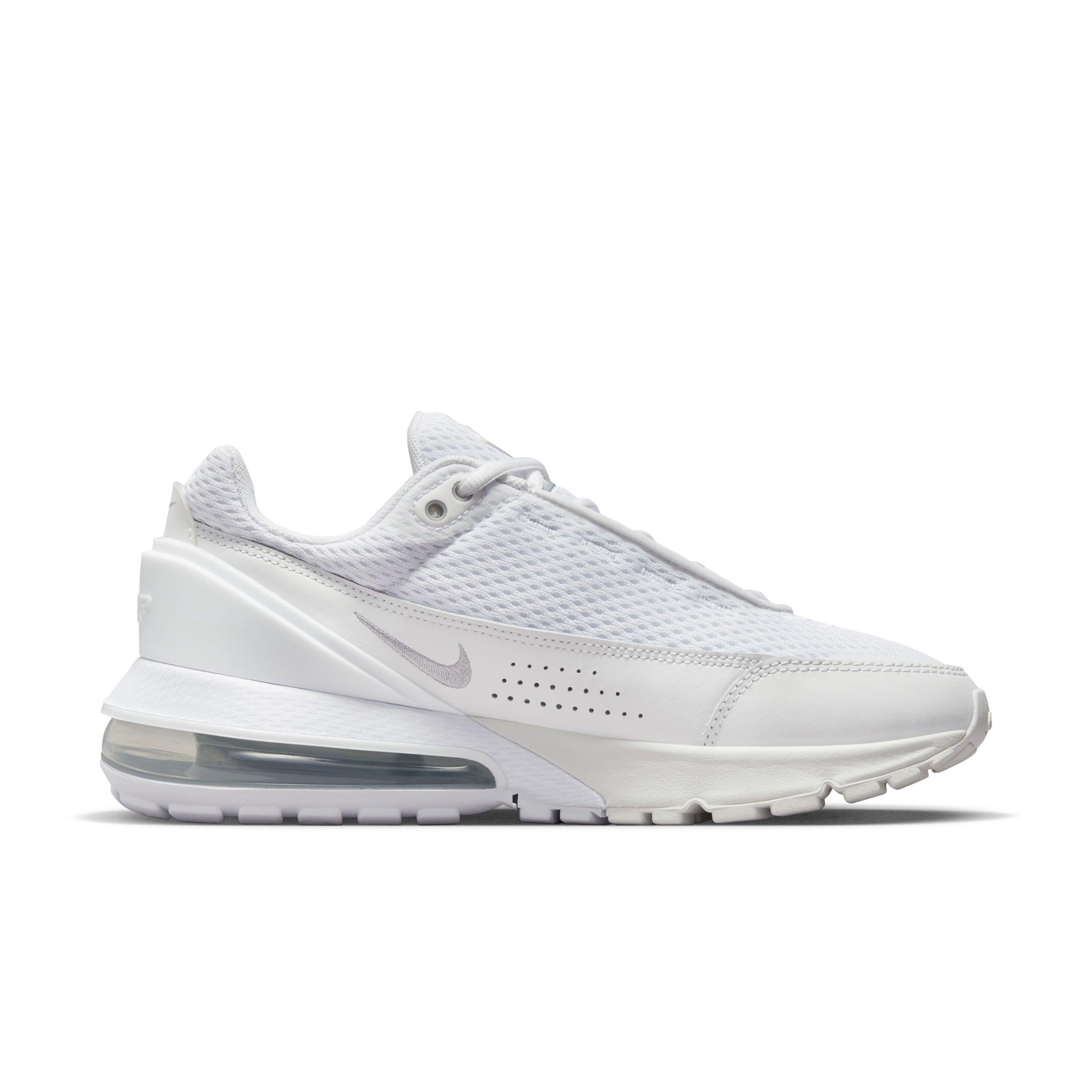 White nike air shop max axis women's