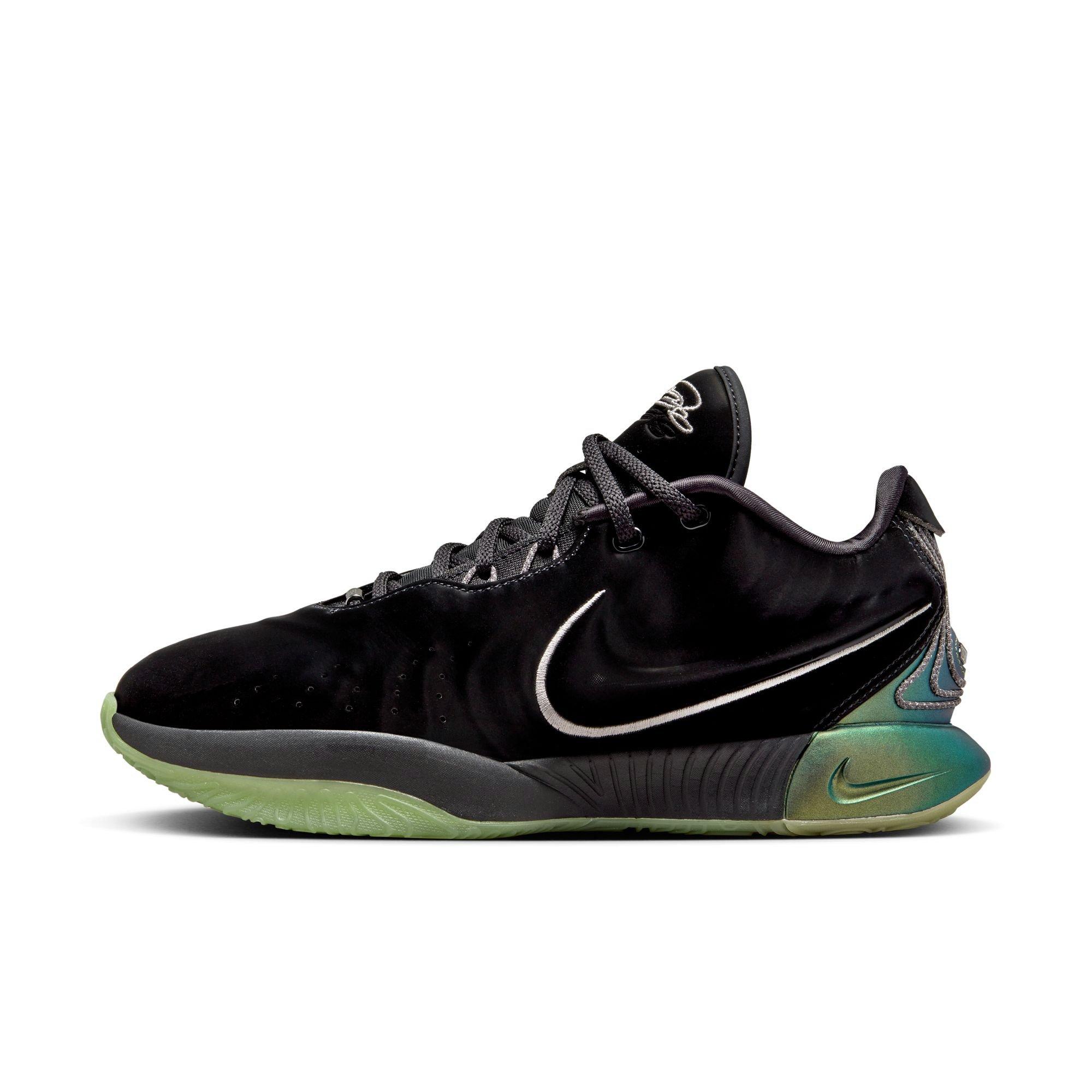 Nike LeBron XXI 