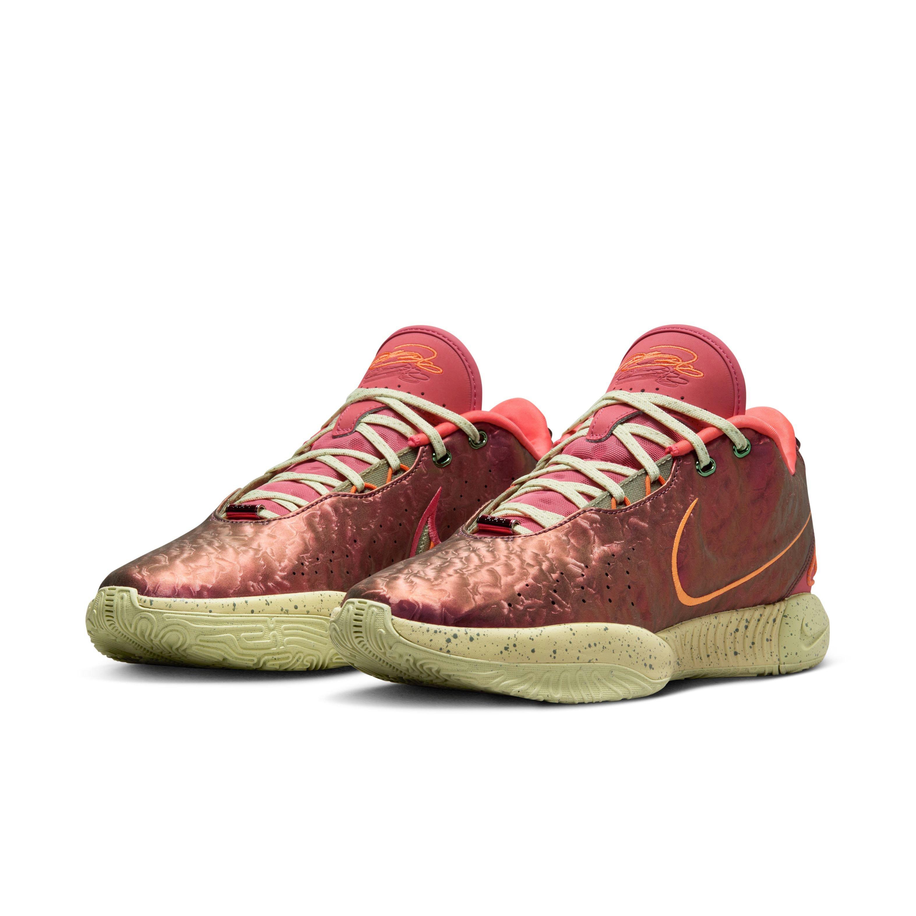 Nike LeBron XXI "Queen Conch" Men's Basketball Shoe - EMBER GLOW/ELEMENTAL GOLD Thumbnail View 3
