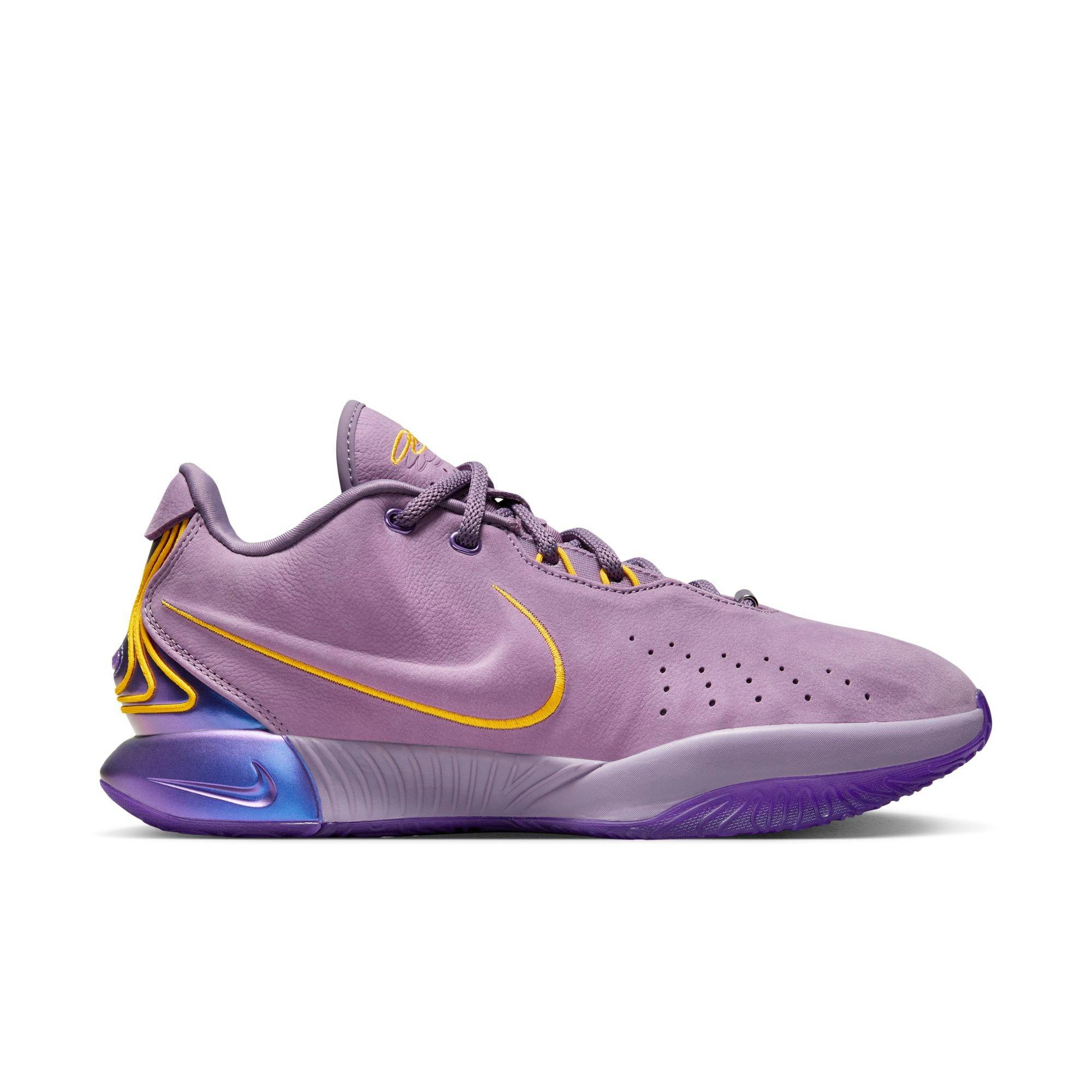 Nike LeBron 8 Lakers 11.5 / Purple