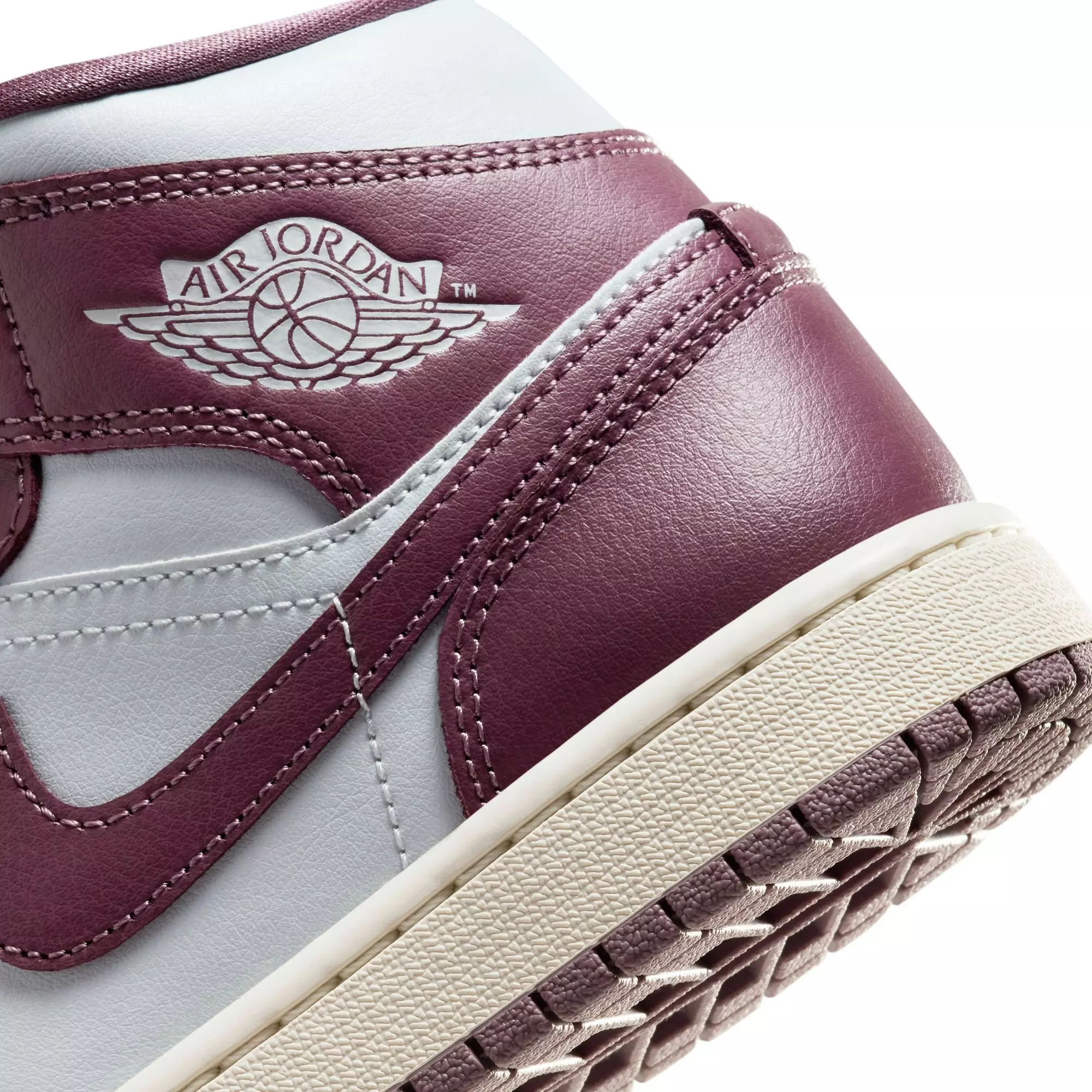 Jordan 1 Mid "Pure Platinum/Mauve" Women's Shoe - PLATINUM