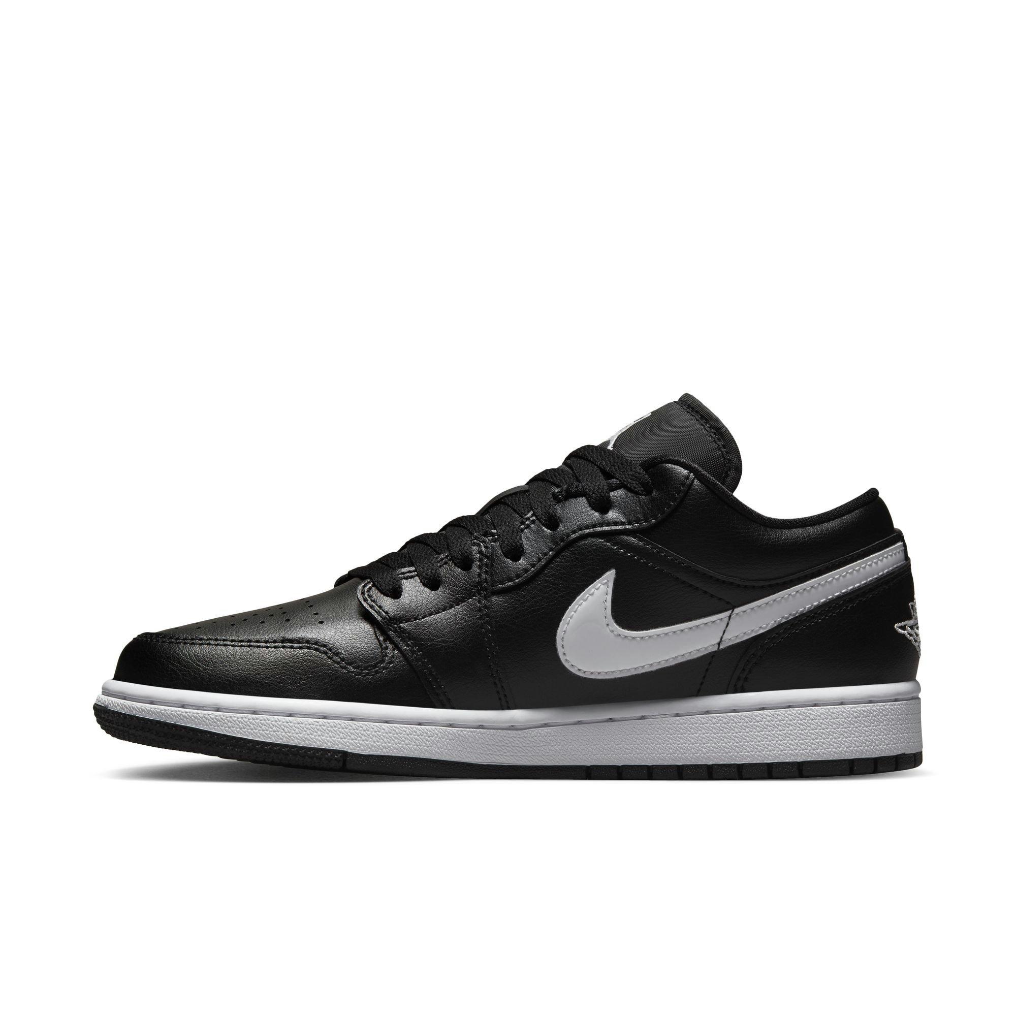 Jordan 1 Low "Black/White" Women's Shoe - BLACK/WHITE Thumbnail View 3
