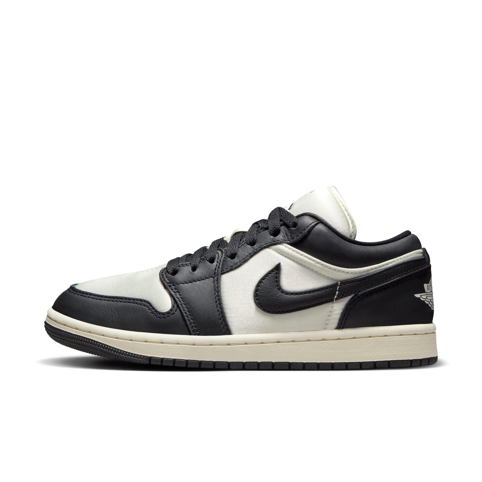 Jordan 1 Low SE "Sail/Black" Women's Shoe - OFF-WHITE/BLACK Thumbnail View 3