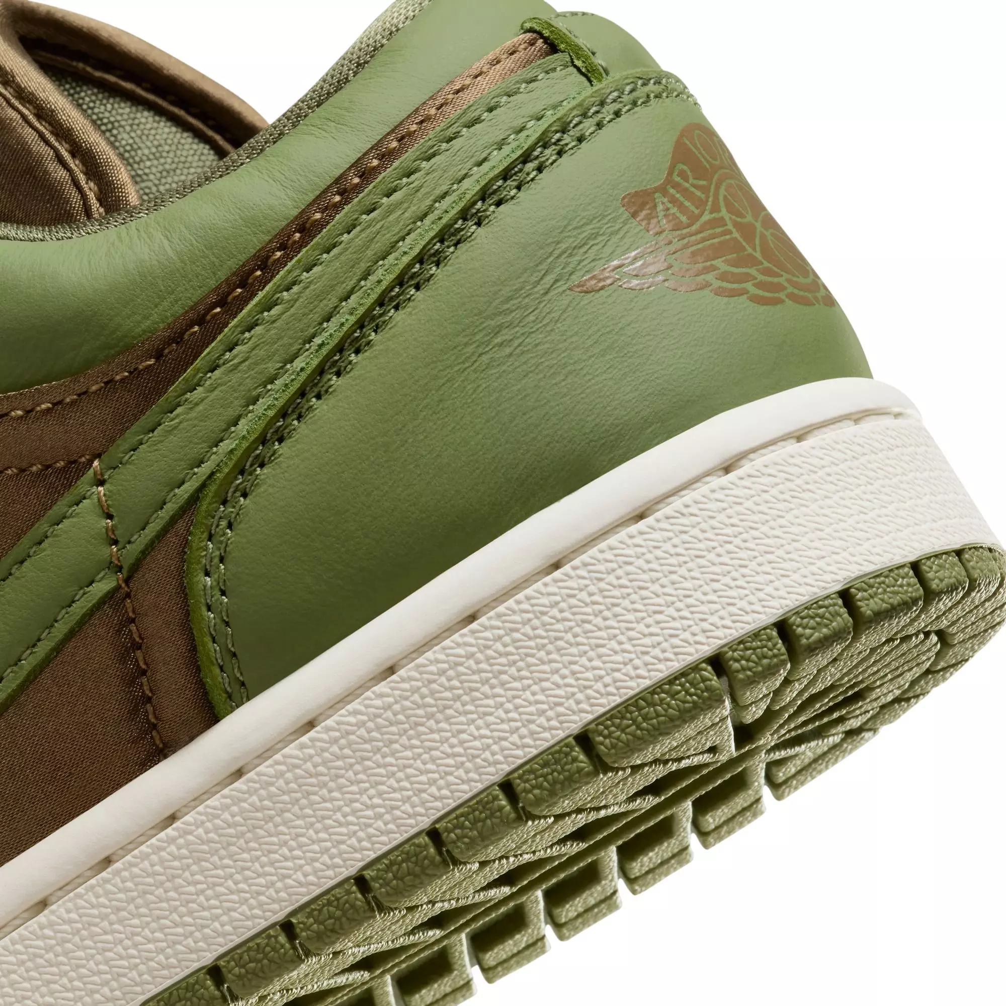 Jordan 1 Low SE "Brown Kelp/Sky J Lt Olive/Sail" Women's Shoe - BROWN/GREEN