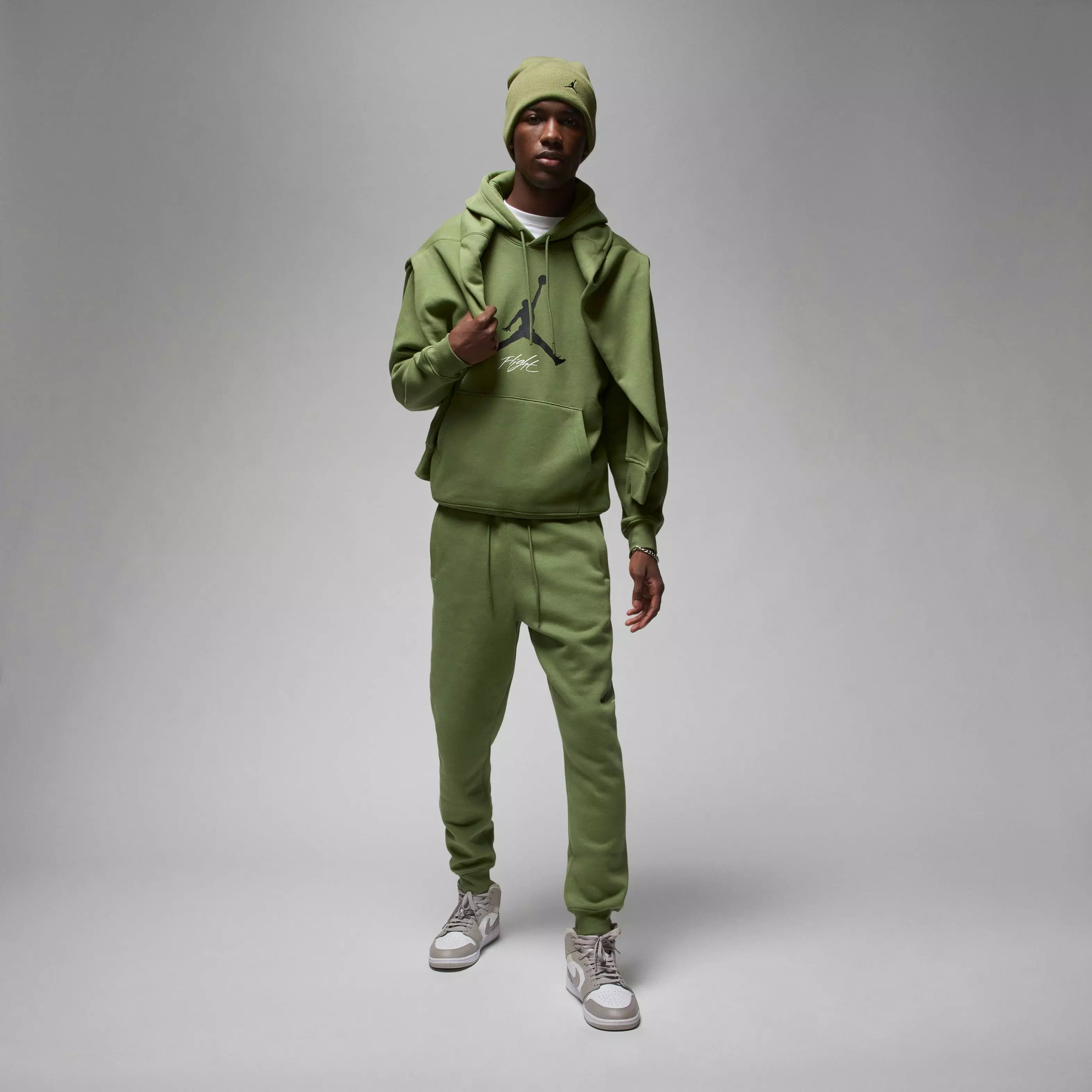 Jordan Men's Essentials Fleece Baseline Pullover Hoodie-Olive - OLIVE