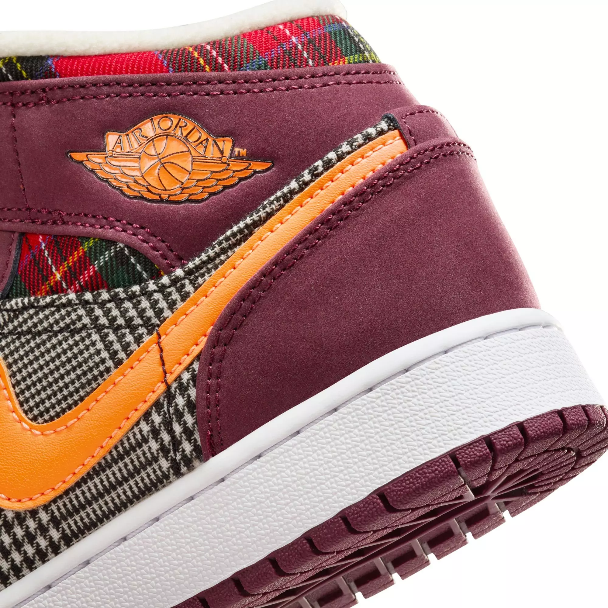 Jordan 1 Mid SE "Night Maroon/Total Orange/Black/White" Grade School Kids' Shoe - BLACK/ORANGE