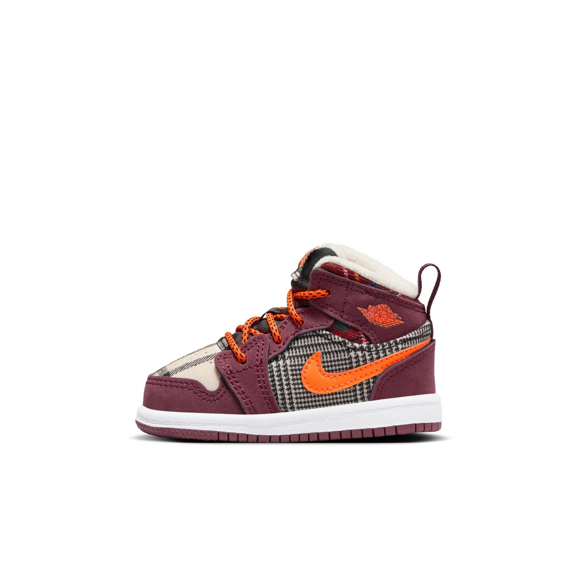 Jordan 1 Mid SE "Night Maroon/Total Orange/Black/White" Toddler Kids' Shoe - BLACK/ORANGE Thumbnail View 3