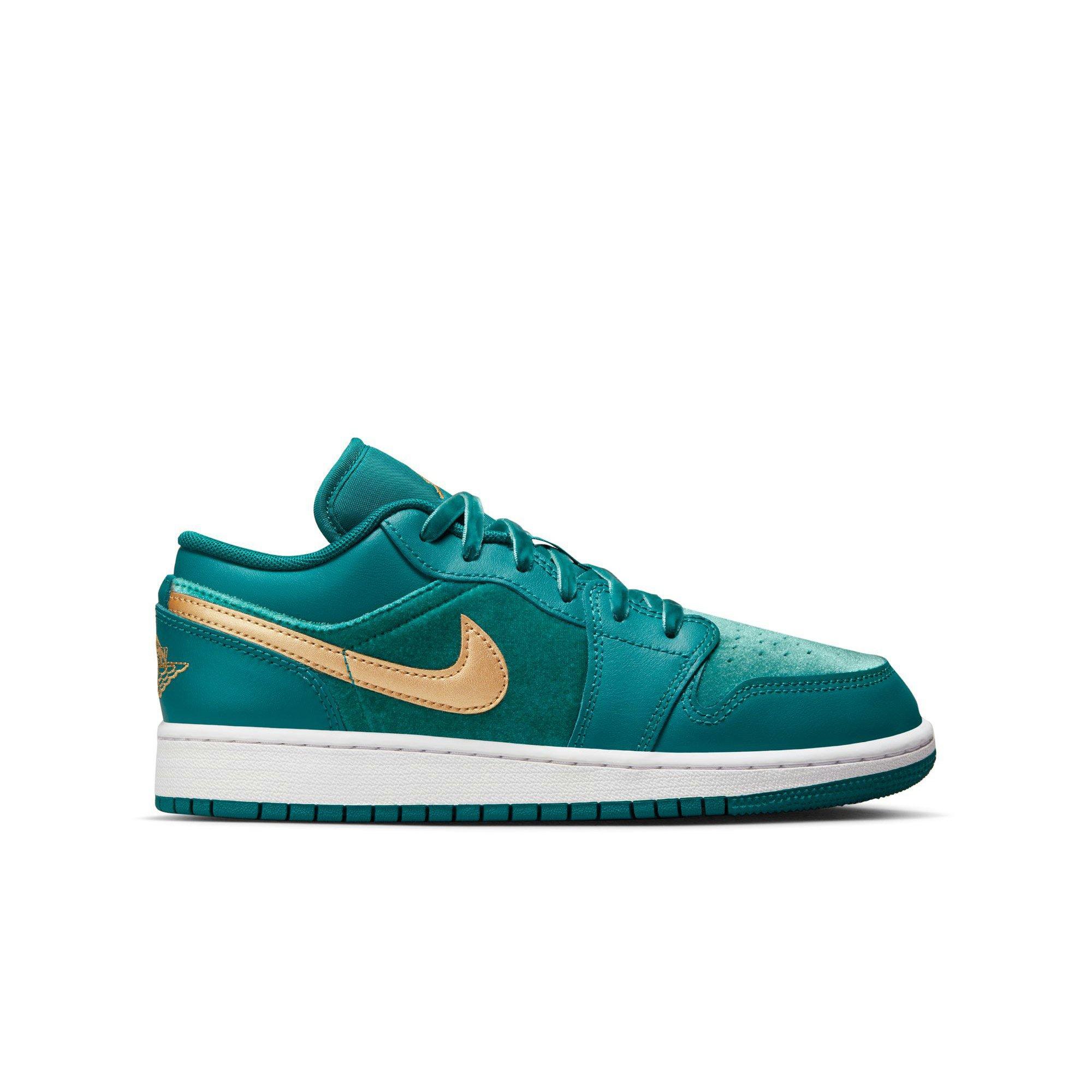 Teal hotsell jordans 1