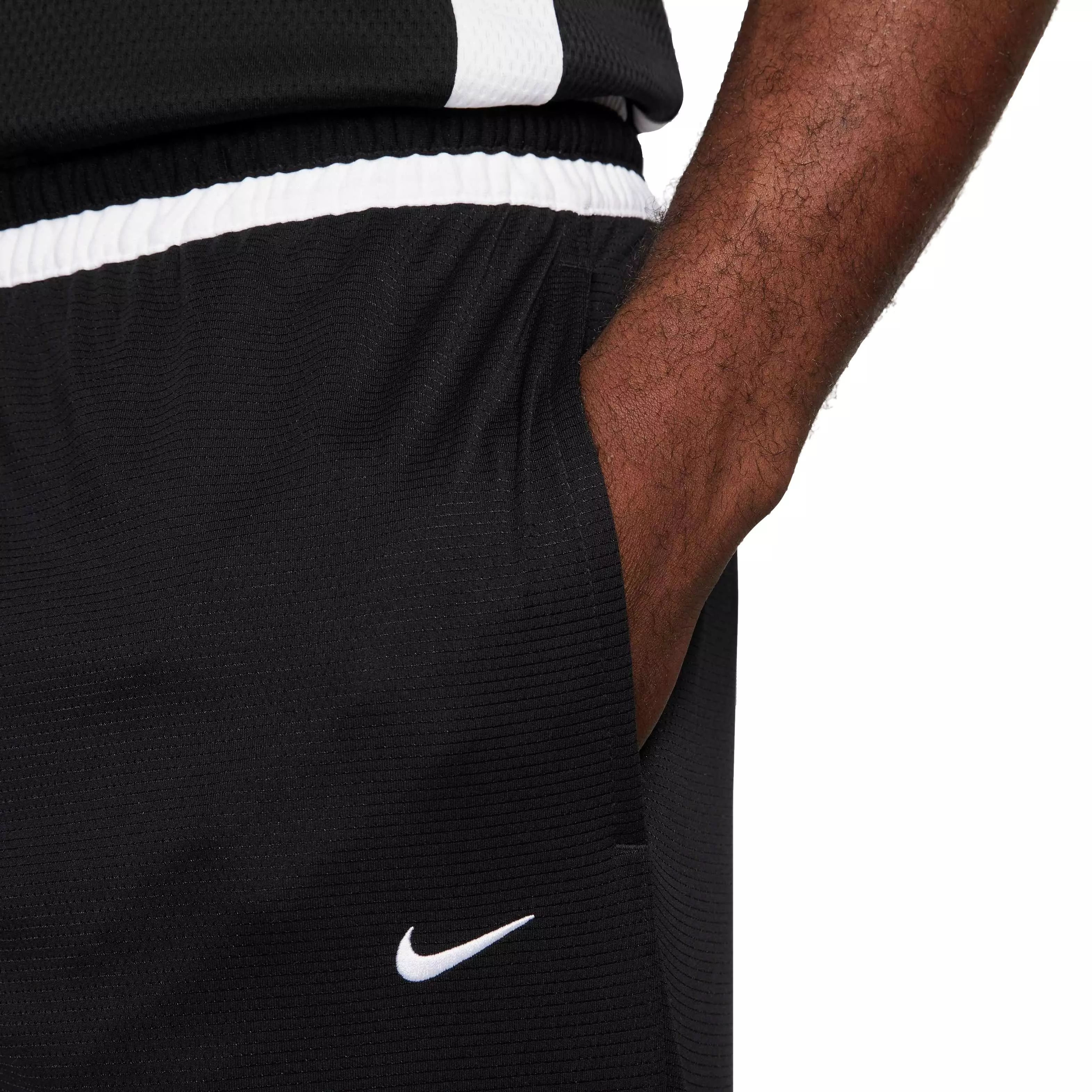 Nike Men's Dri-FIT DNA 6" Basketball Shorts-Black - BLACK