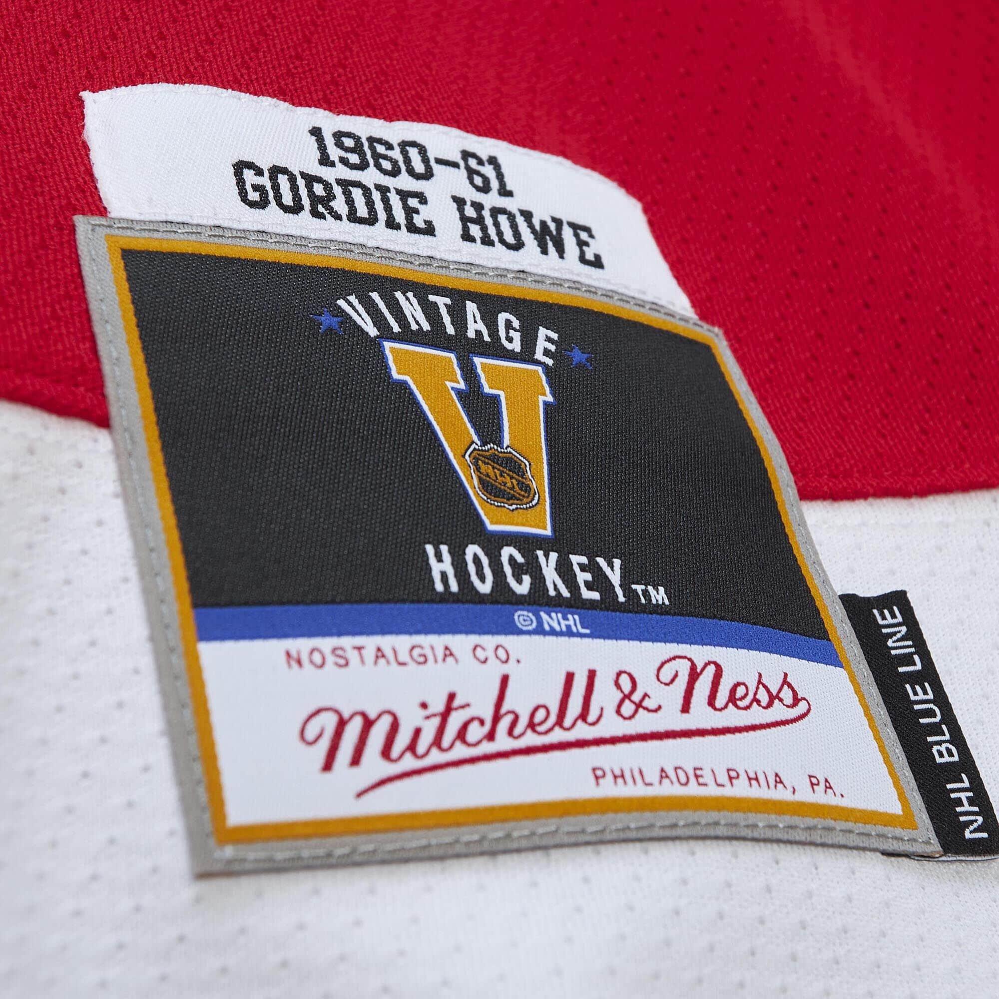 Mitchell & Ness Men's Gordie Howe Detroit Red Wings '61 Hockey Jersey - RED/WHITE Thumbnail View 4