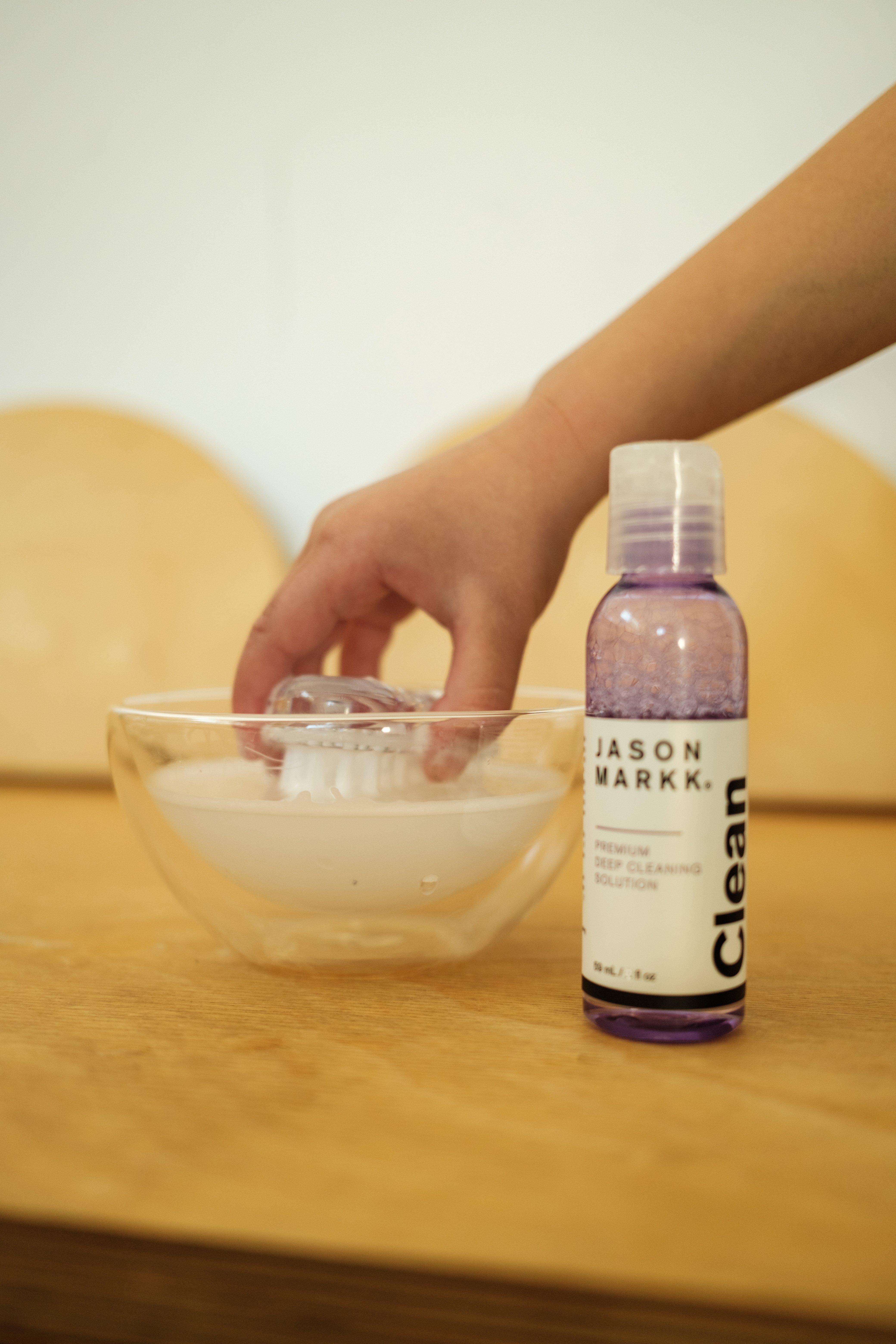 Jason Markk 4oz. Premium Shoe Cleaner - WHITE Thumbnail View 4