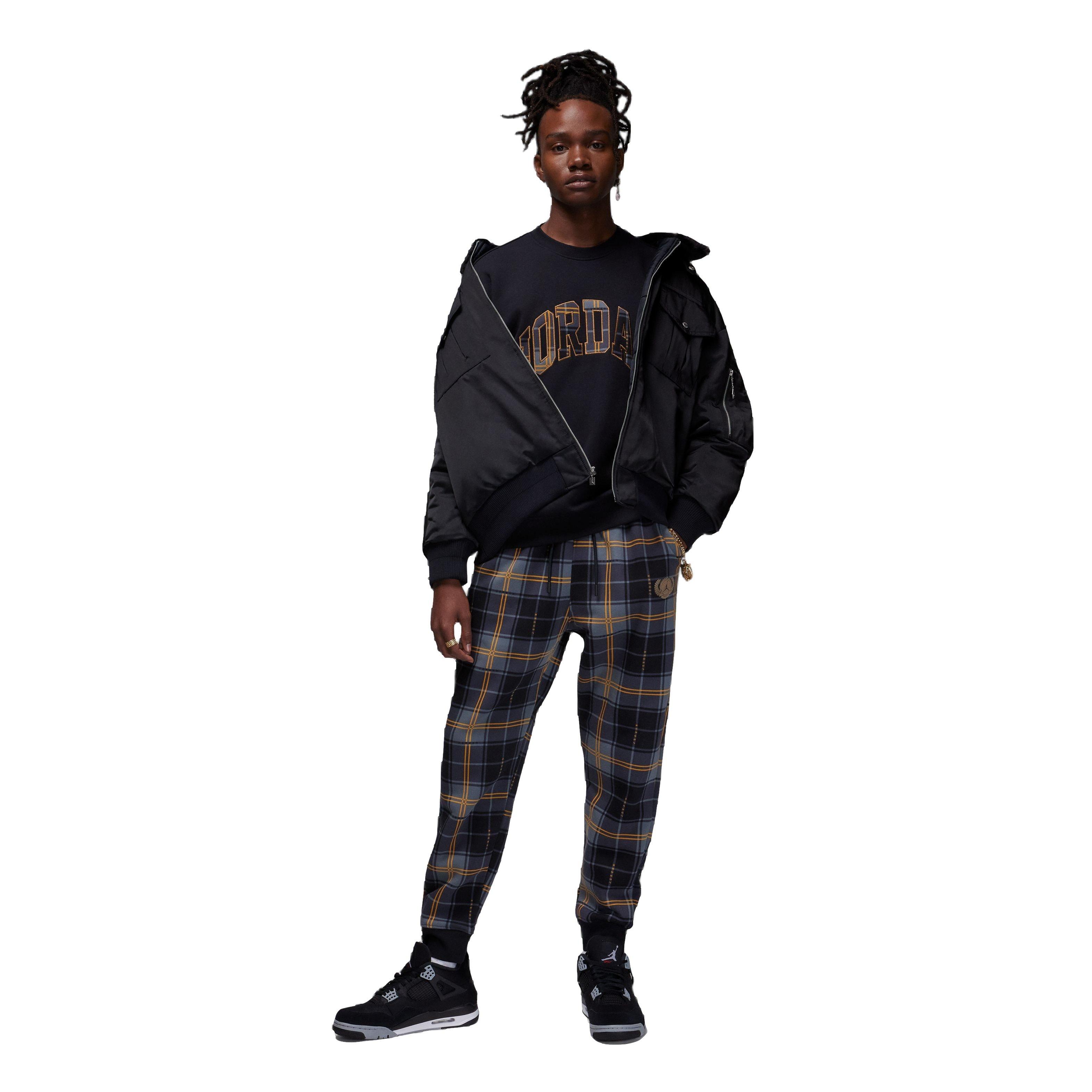 Jordan Men's Essential Holiday Fleece Crew - BLACK/GOLD Thumbnail View 6
