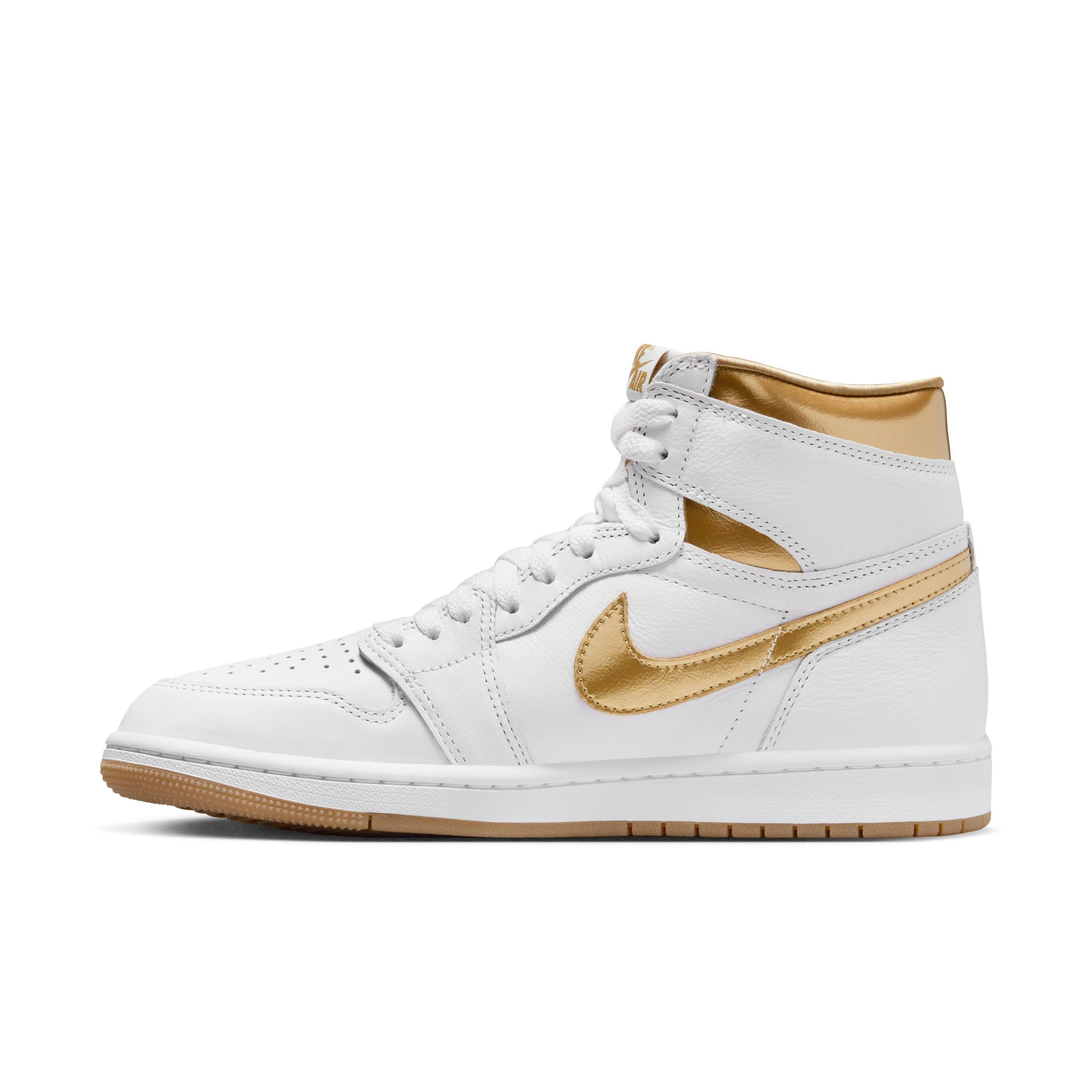Jordan 1 Retro High OG "Metallic Gold" Women's Shoe - WHITE/METALLIC GOLD/GUM LIGHT BROWN Thumbnail View 8