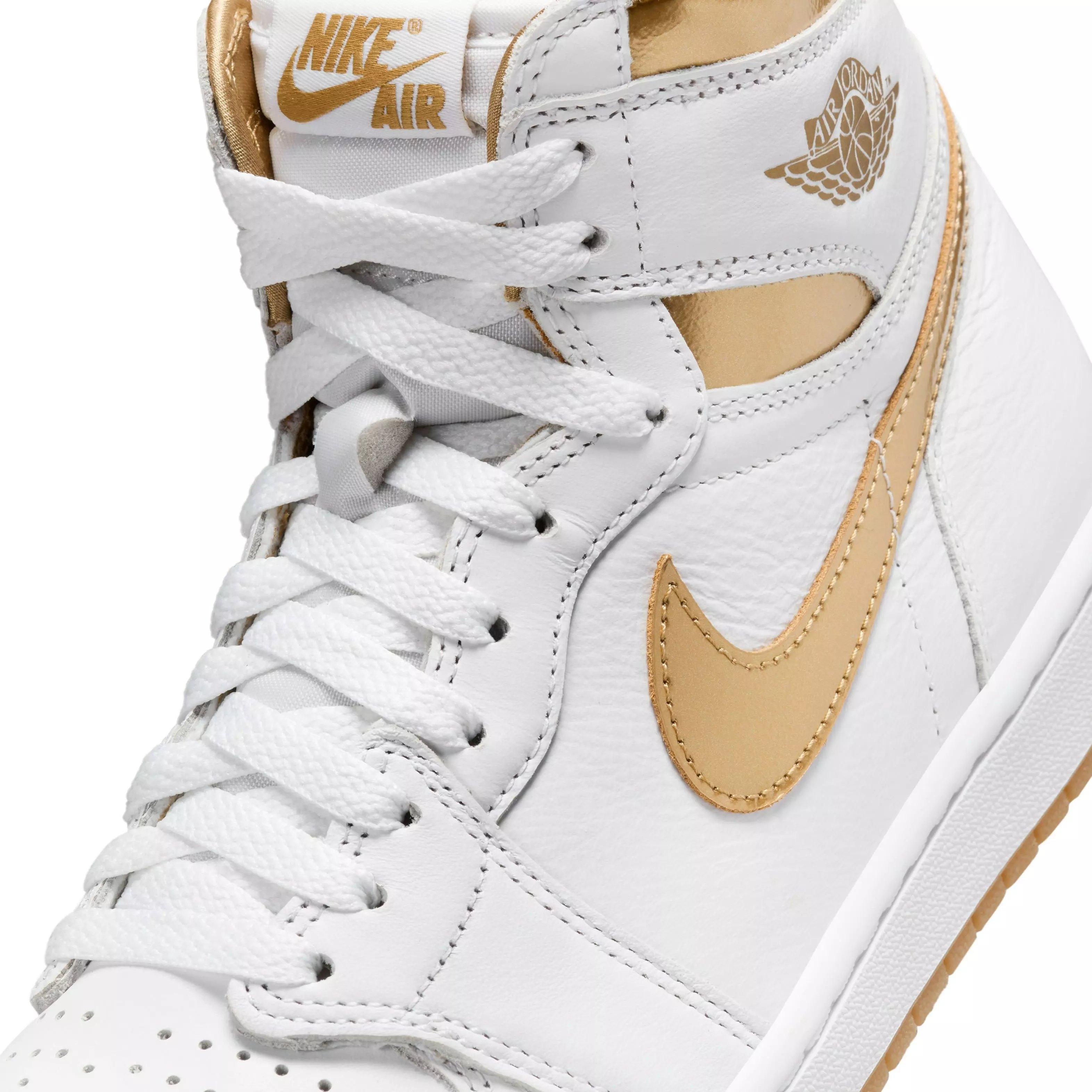 Jordan 1 Retro High OG "Metallic Gold" Women's Shoe - WHITE/METALLIC GOLD/GUM LIGHT BROWN