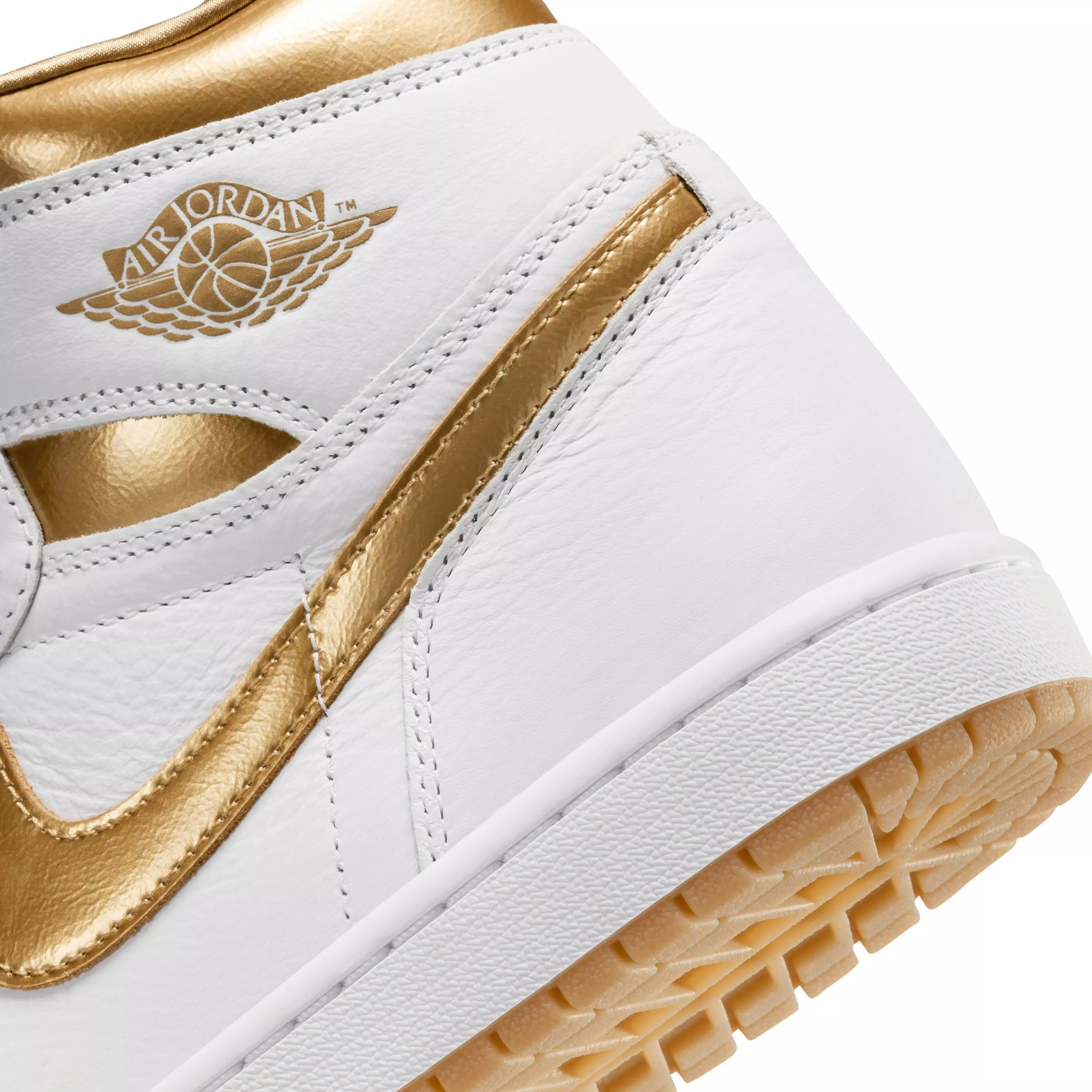 Jordan 1 Retro High OG "Metallic Gold" Women's Shoe - WHITE/METALLIC GOLD/GUM LIGHT BROWN