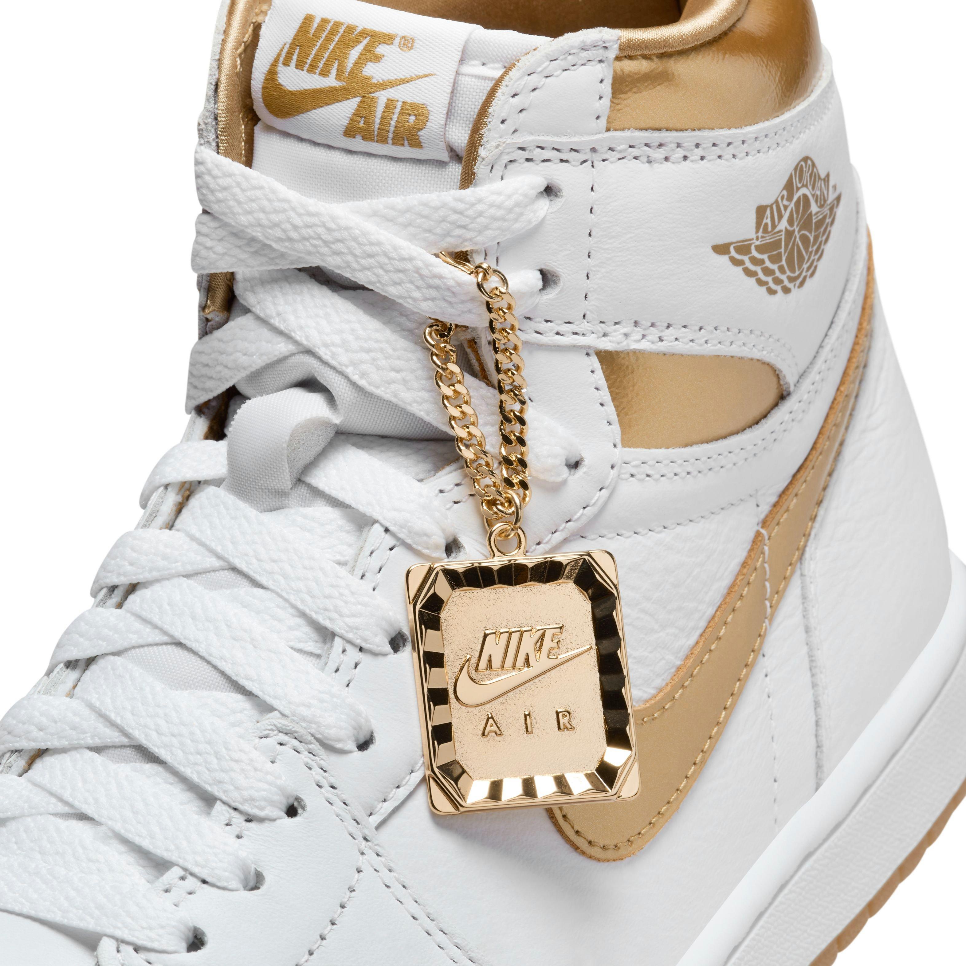 Jordan 1 Retro High OG "Metallic Gold" Women's Shoe - WHITE/METALLIC GOLD/GUM LIGHT BROWN Thumbnail View 5