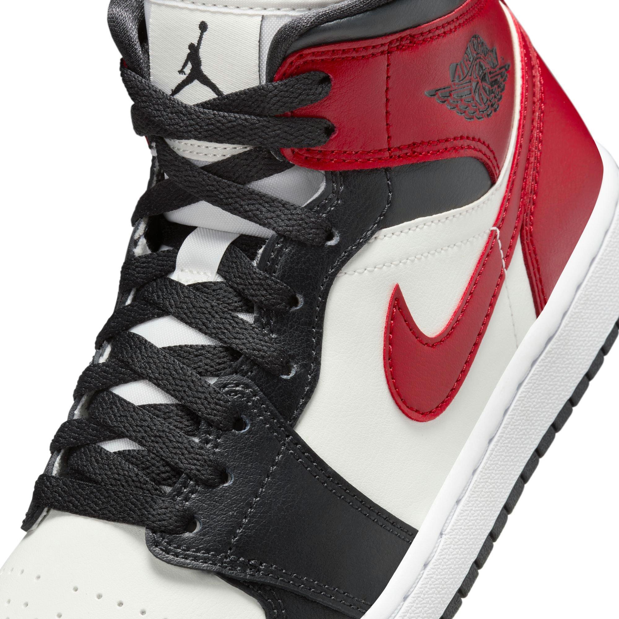 Aj1 black white outlet sail gym red