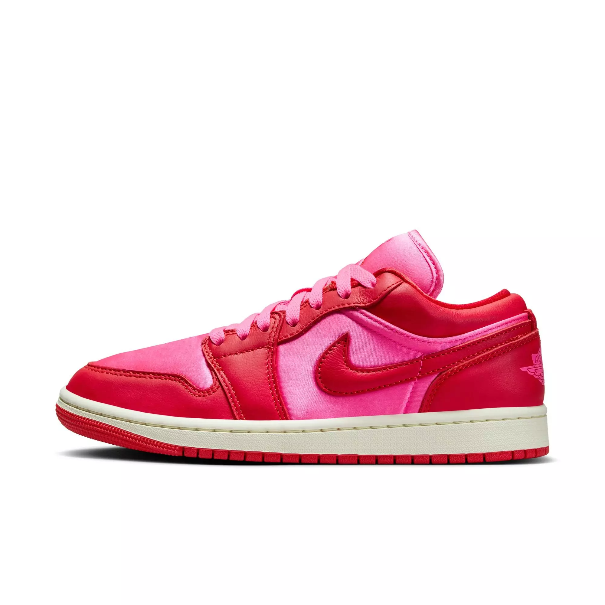 Jordan 1 Low SE "Pink Blast/Chile Red/Sail" Women's Shoe - PINK/RED