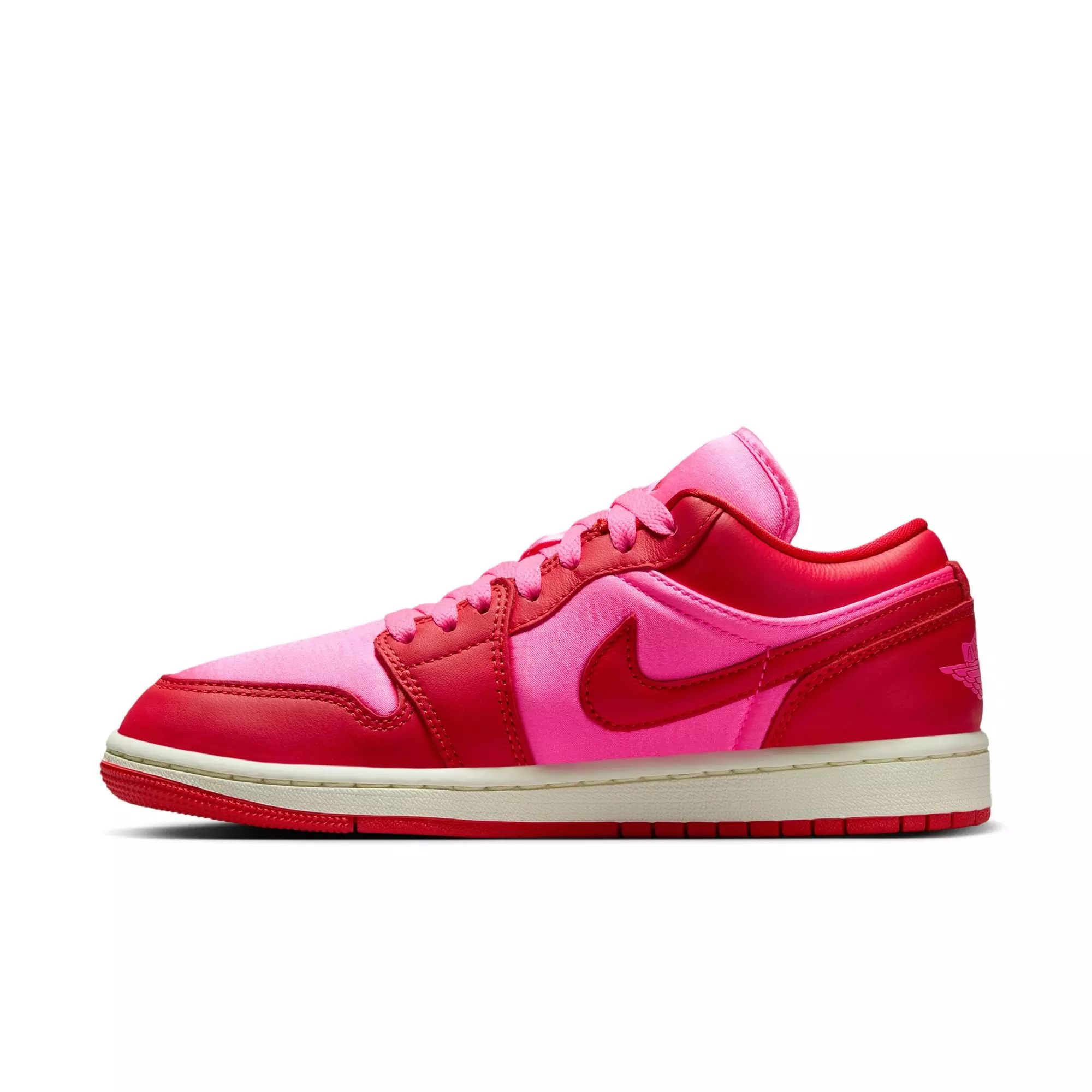 Jordan 1 Low SE "Pink Blast/Chile Red/Sail" Women's Shoe - PINK/RED
