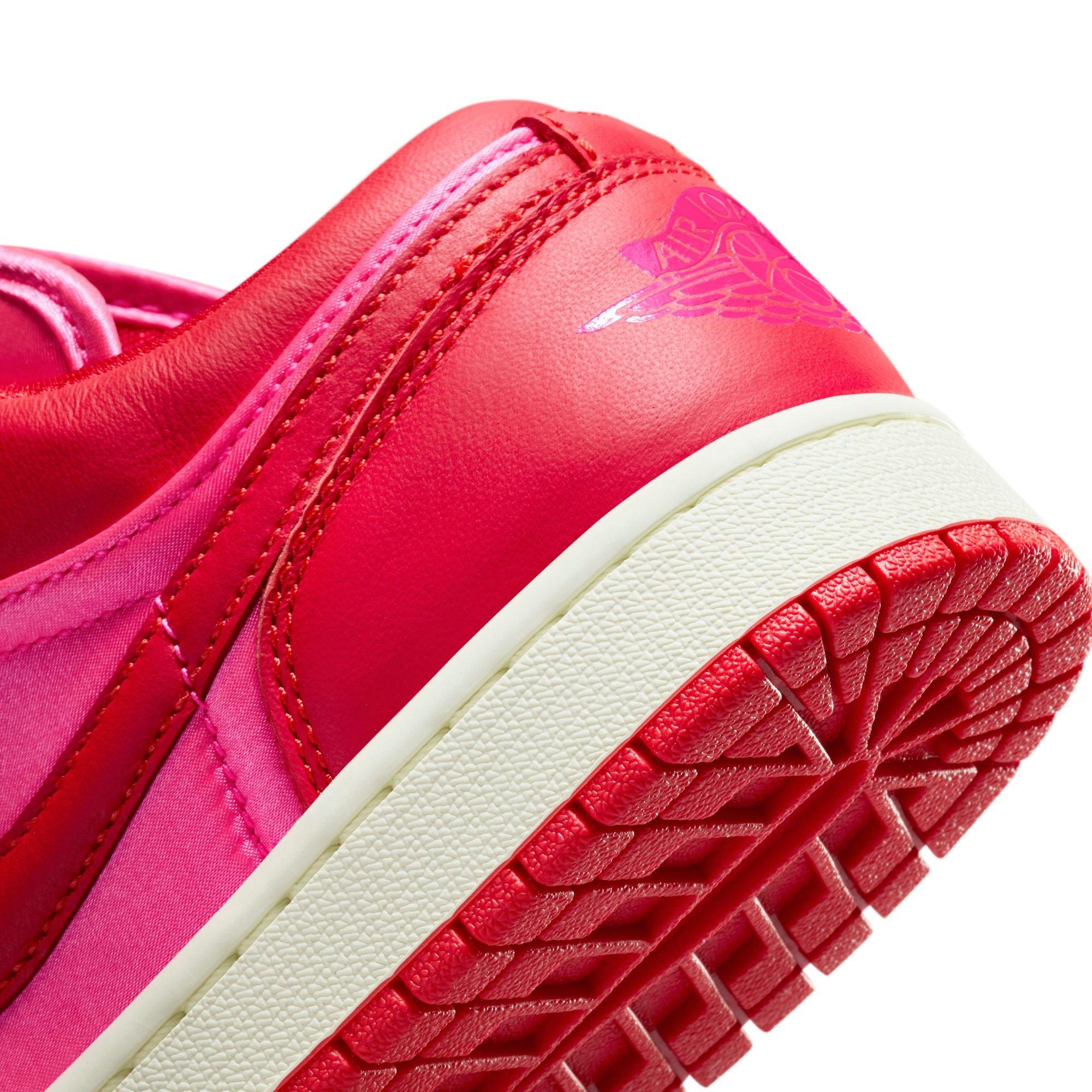 Jordan 1 Low SE "Pink Blast/Chile Red/Sail" Women's Shoe - PINK/RED Thumbnail View 11
