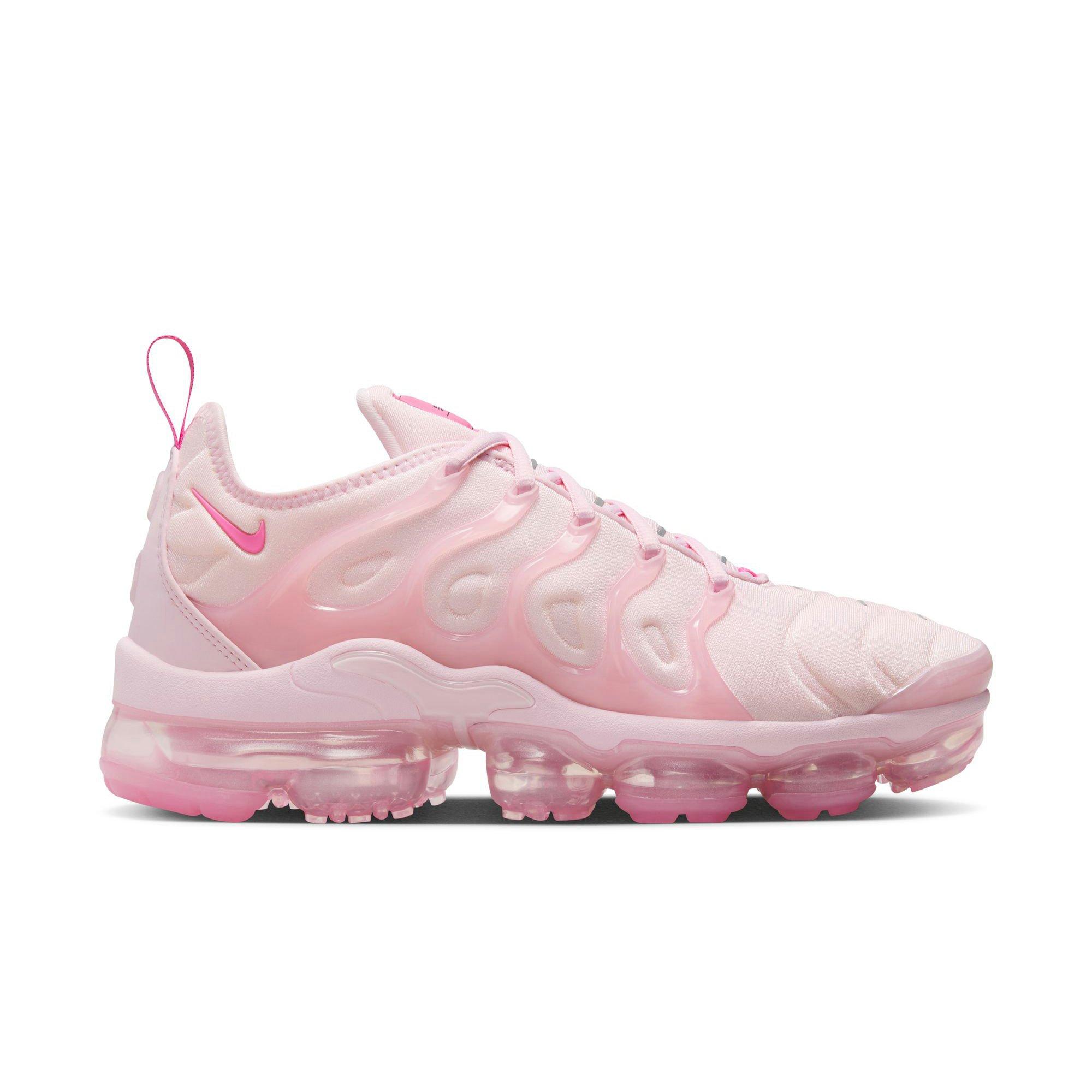 White and pink hot sale vapormax plus