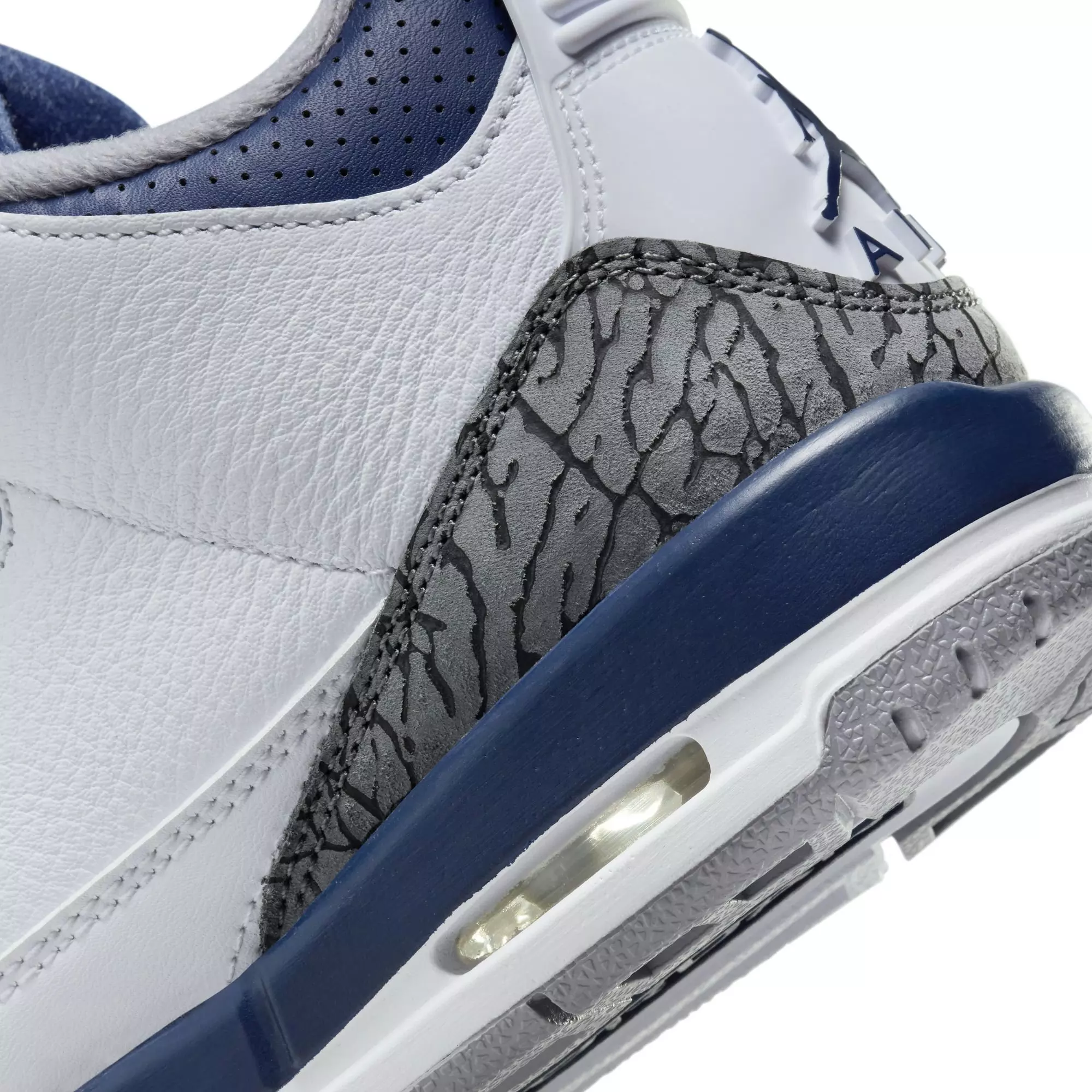 Jordan 3 Retro "Midnight Navy" Grade School Kids' Shoe - WHITE/MIDNIGHT NAVY/CEMENT GREY