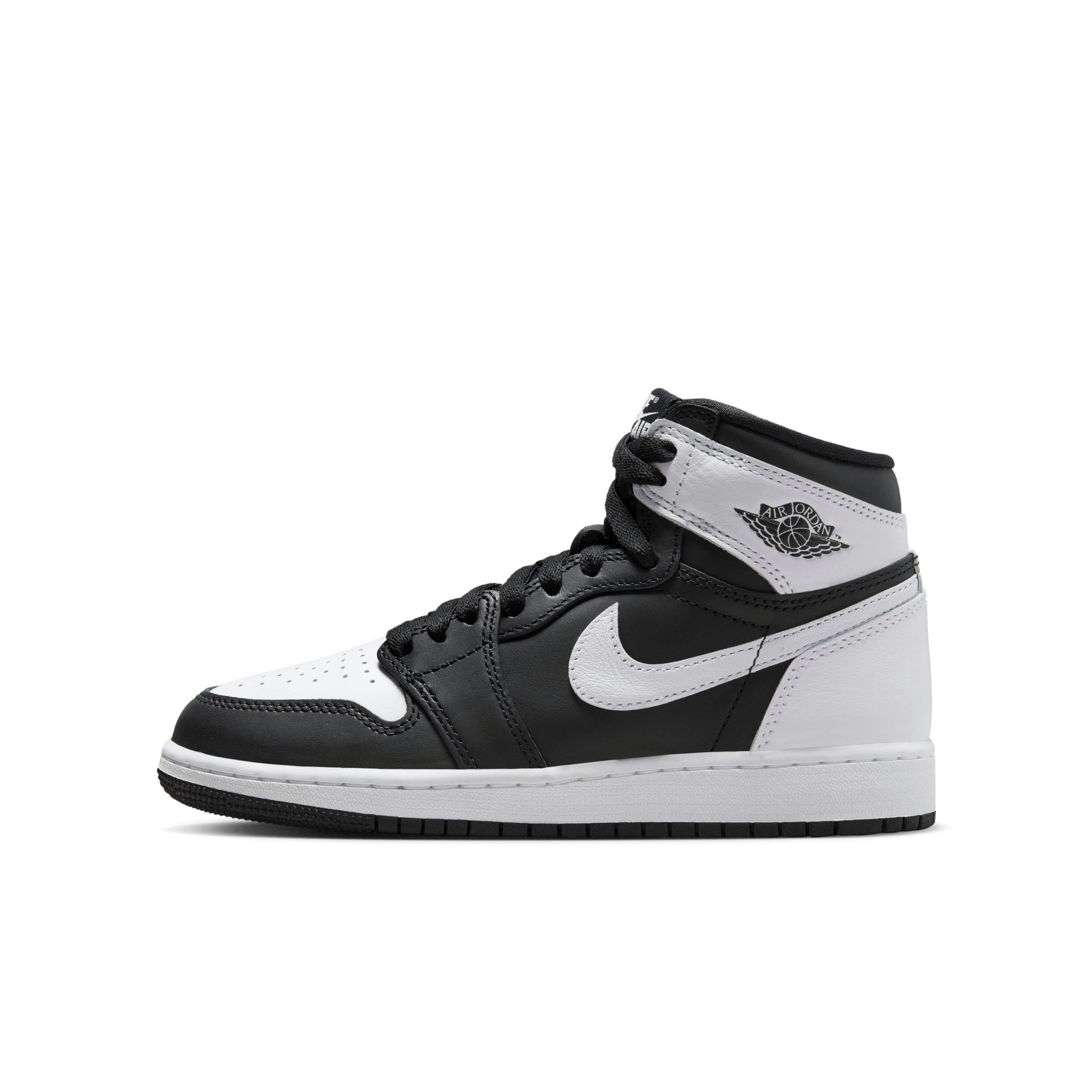 Jordan 1 Retro High OG Grade School Kids' "Black/White" Shoe