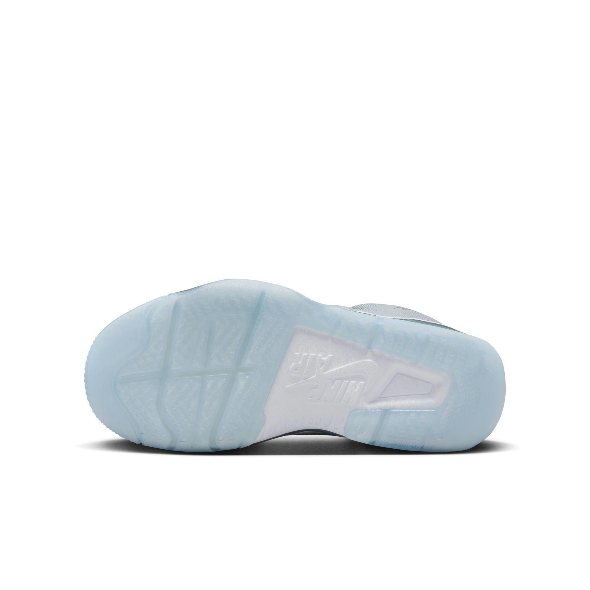 Jordan Stay Loyal 3 Grade School Boys' "Wolf Grey/Cool Grey/White" Shoe