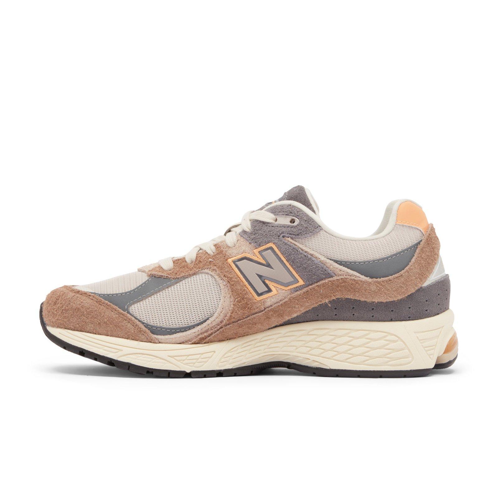 New Balance 2002 Unisex Suede Lace-Up Shoes - Brown/Orange