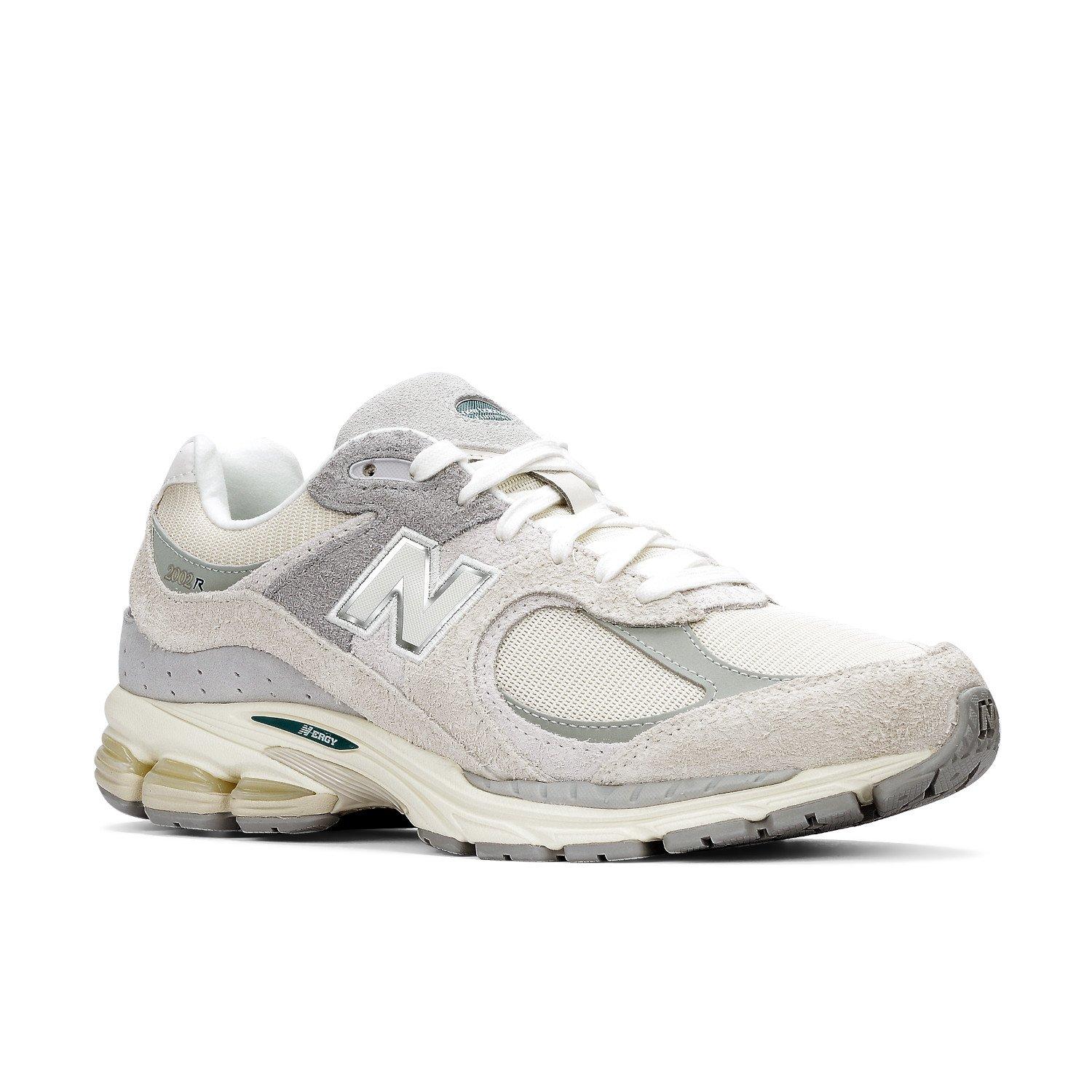 New Balance 2002R Unisex Linen/Concrete Shoe