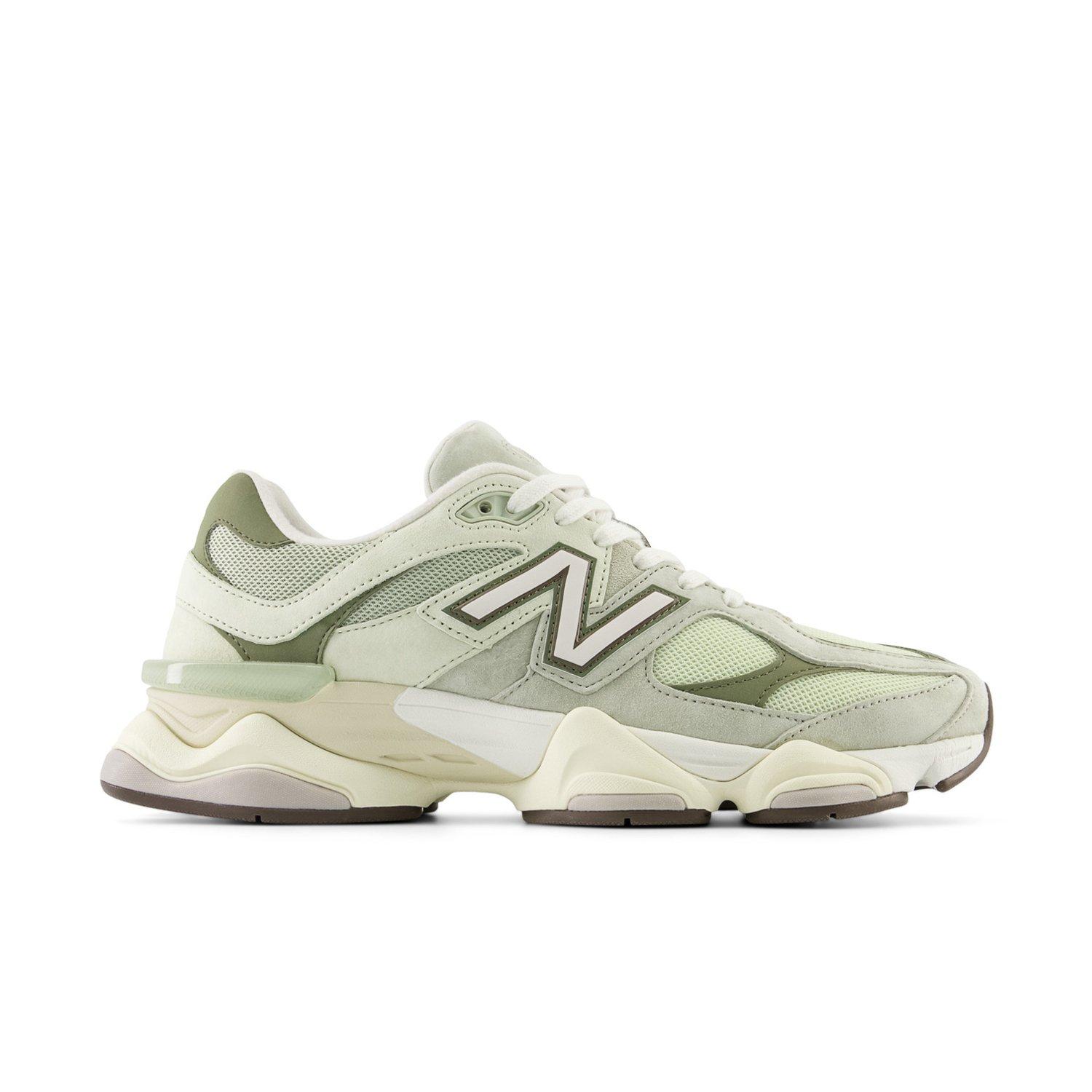 Hibbett sports new balance on sale