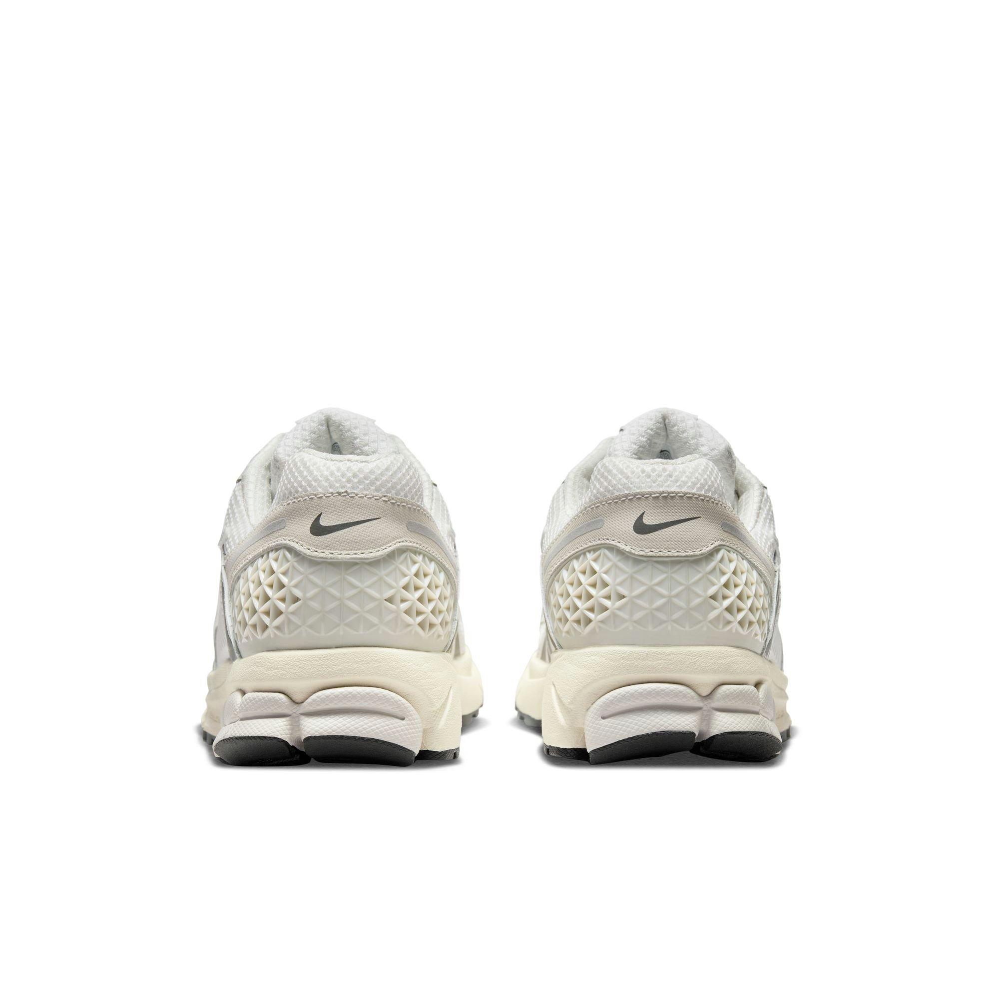 Nike Vomero 5 Men's "Platinum Tint/Photon Dust/Cashmere" Shoe