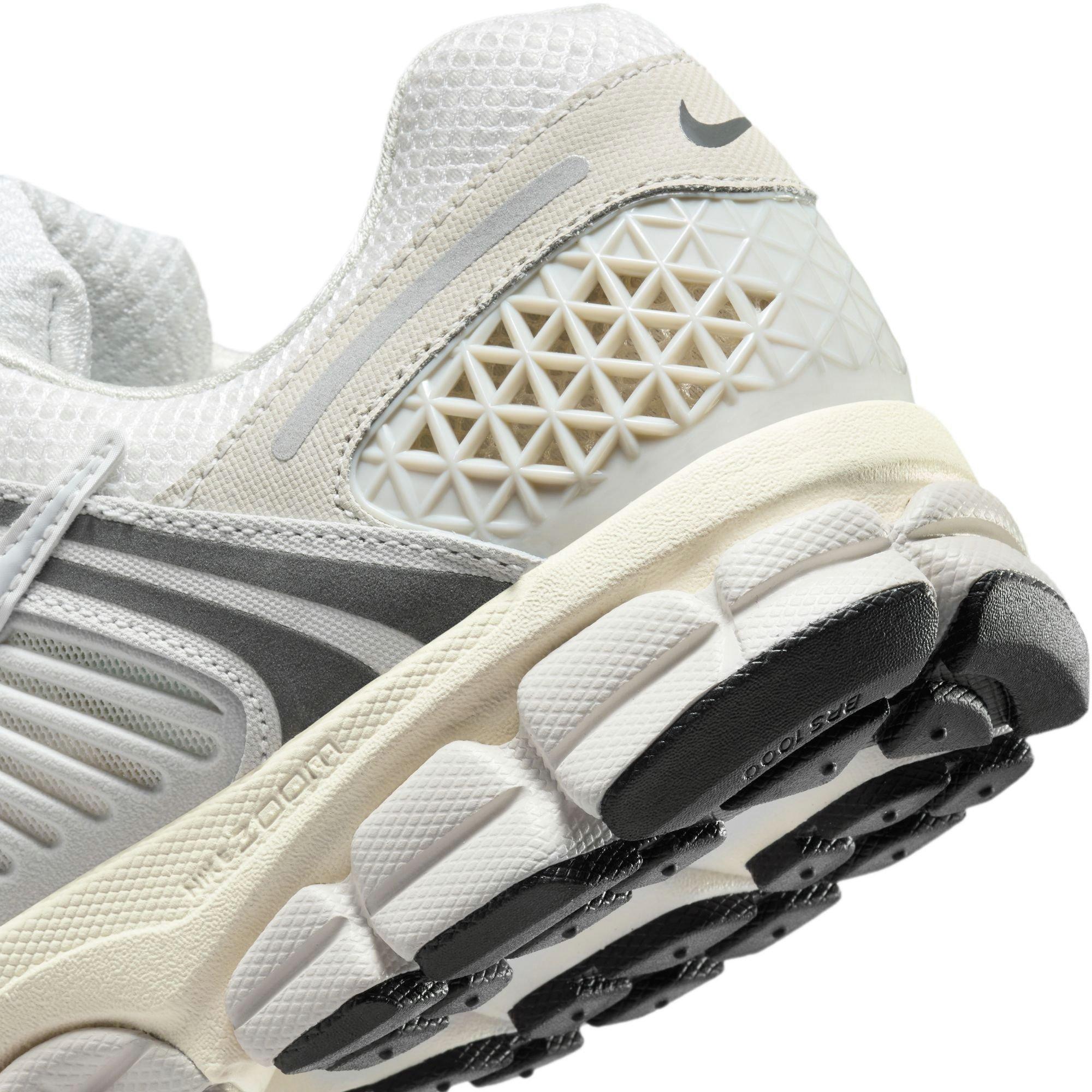 Nike Vomero 5 Men's "Platinum Tint/Photon Dust/Cashmere" Shoe