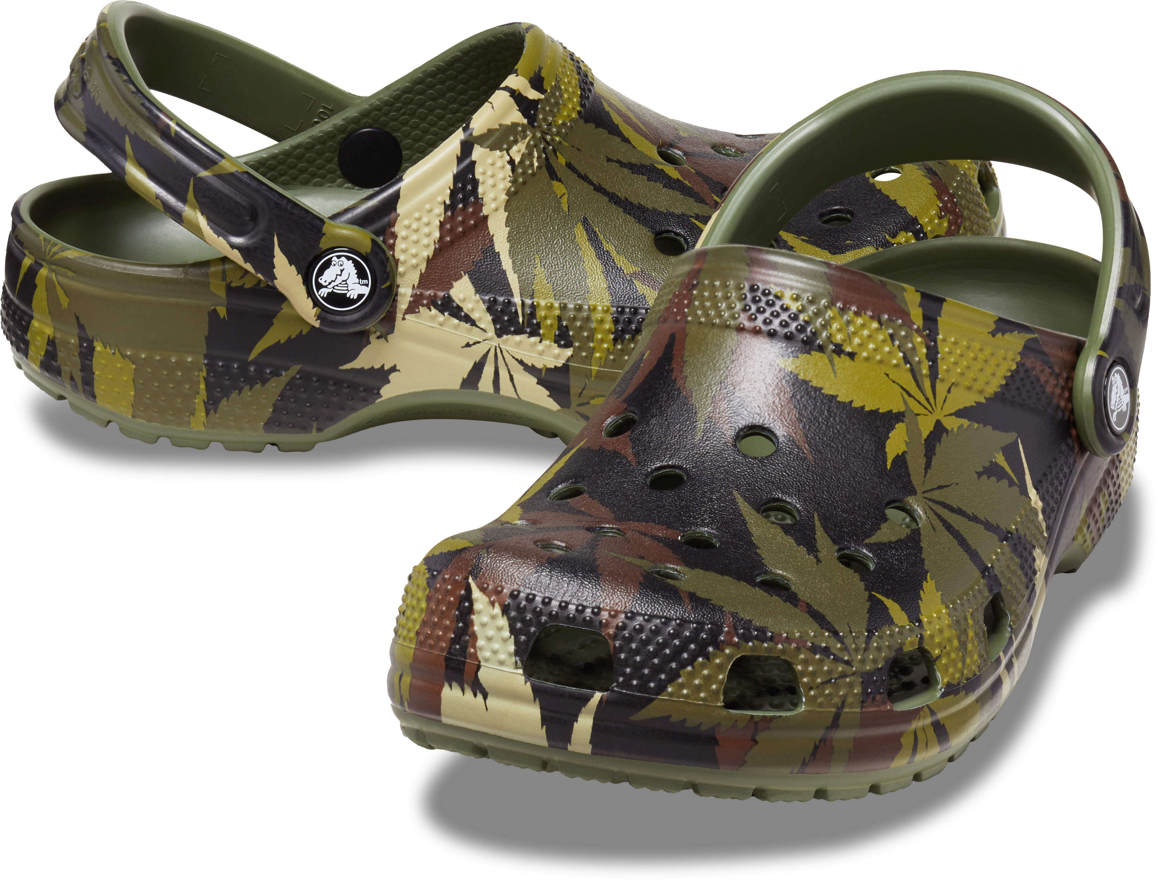 Camo crocs 2024 on sale