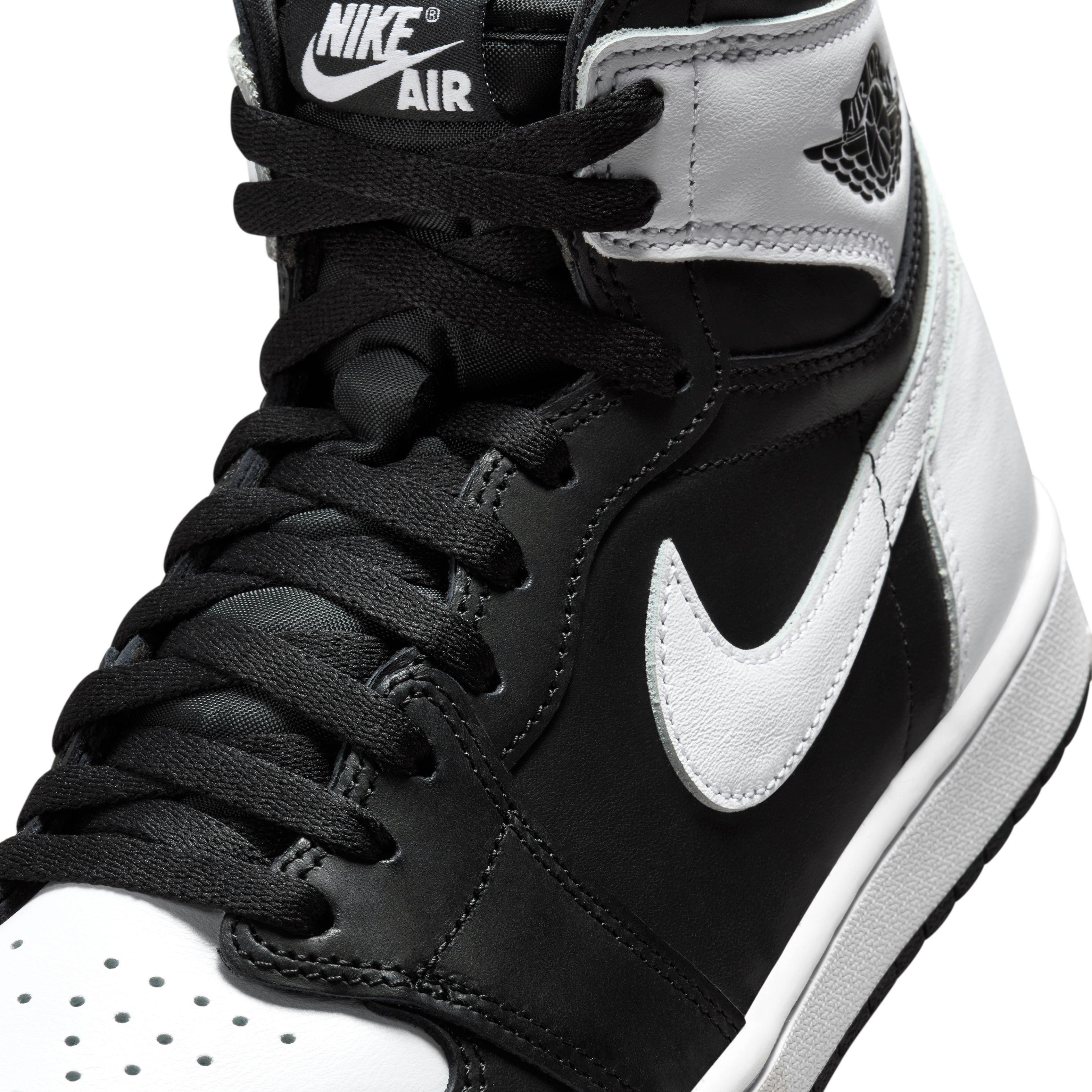 Jordan 1 Retro High OG Men's "Black/White" Shoe