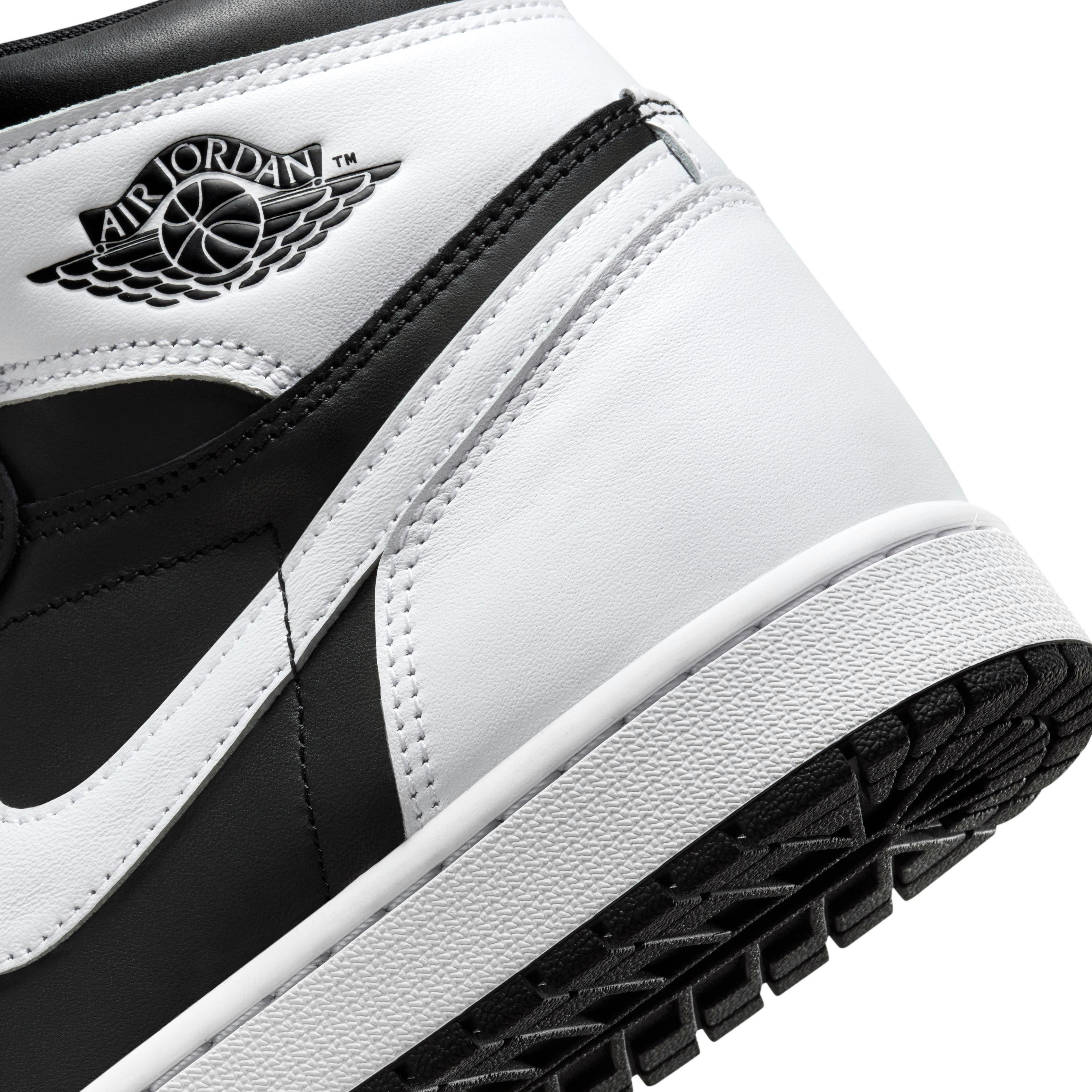 Jordan 1 Retro High OG Men's "Black/White" Shoe