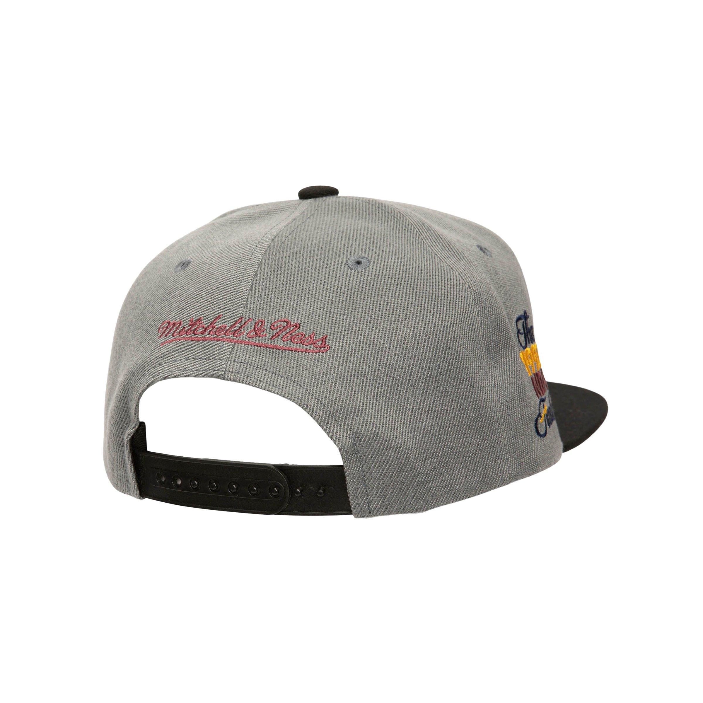 Men's Mitchell & Ness Chicago Bulls NBA CORE VII Snapback-Grey