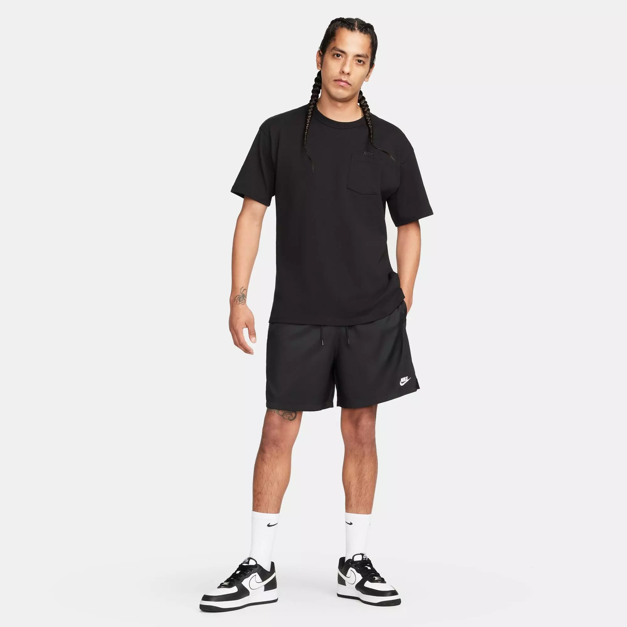 Nike Men's Club Flow Shorts - Black - BLACK