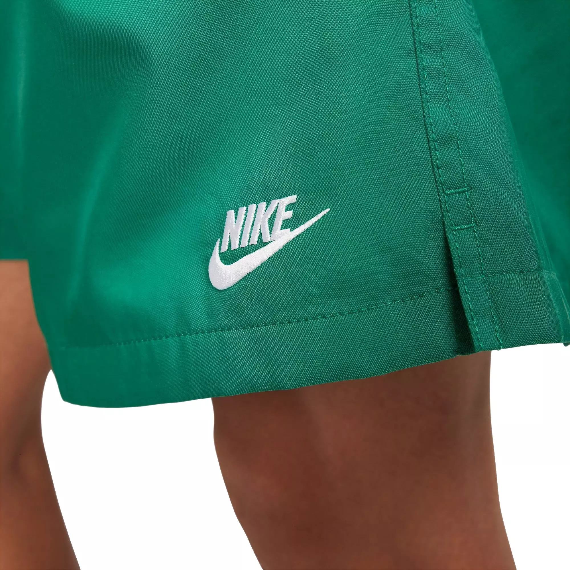 Nike Men's Club Flow Shorts - Malachite Green - GREEN