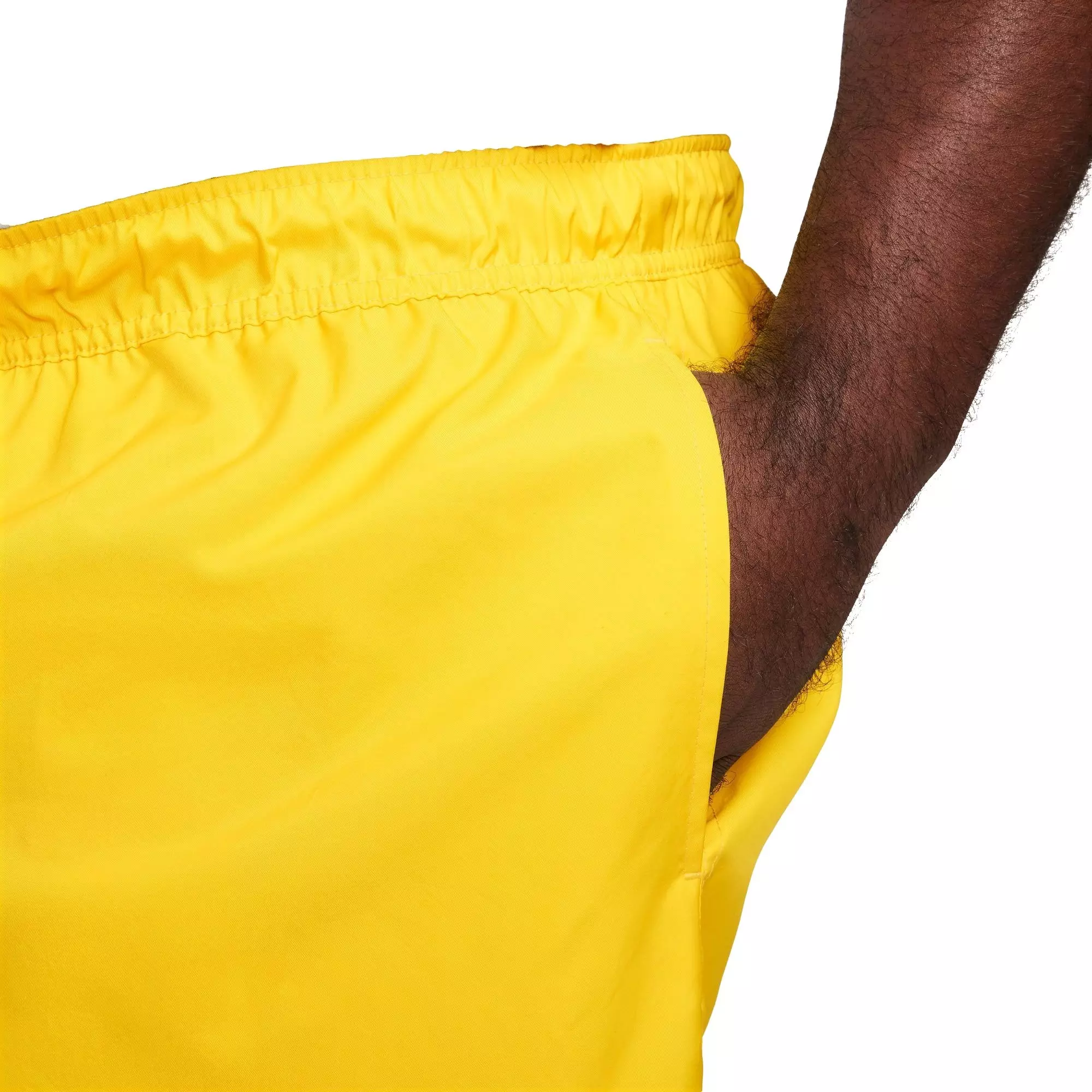 Nike Men's Club Flow Shorts - Yellow - YELLOW