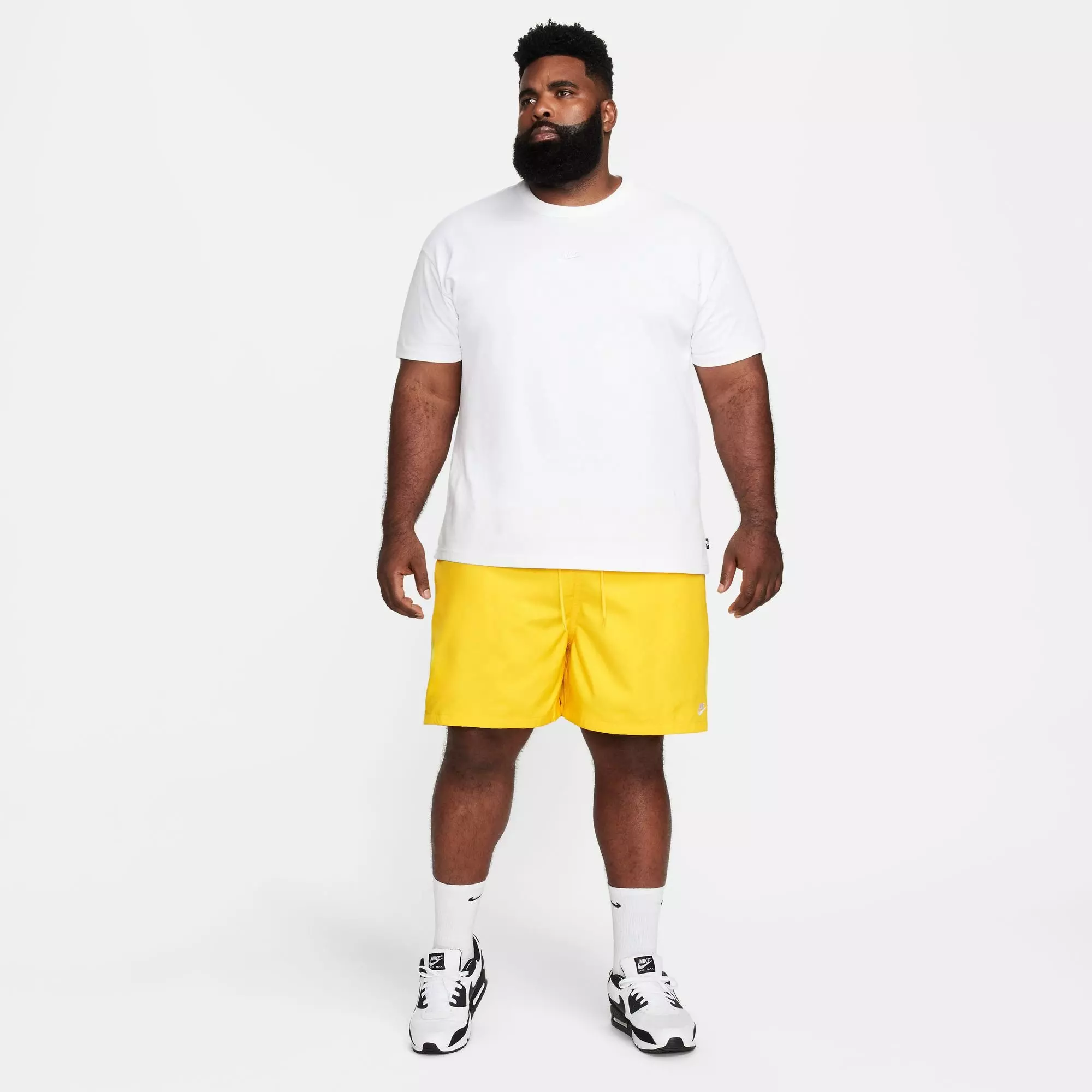 Nike Men's Club Flow Shorts - Yellow - YELLOW