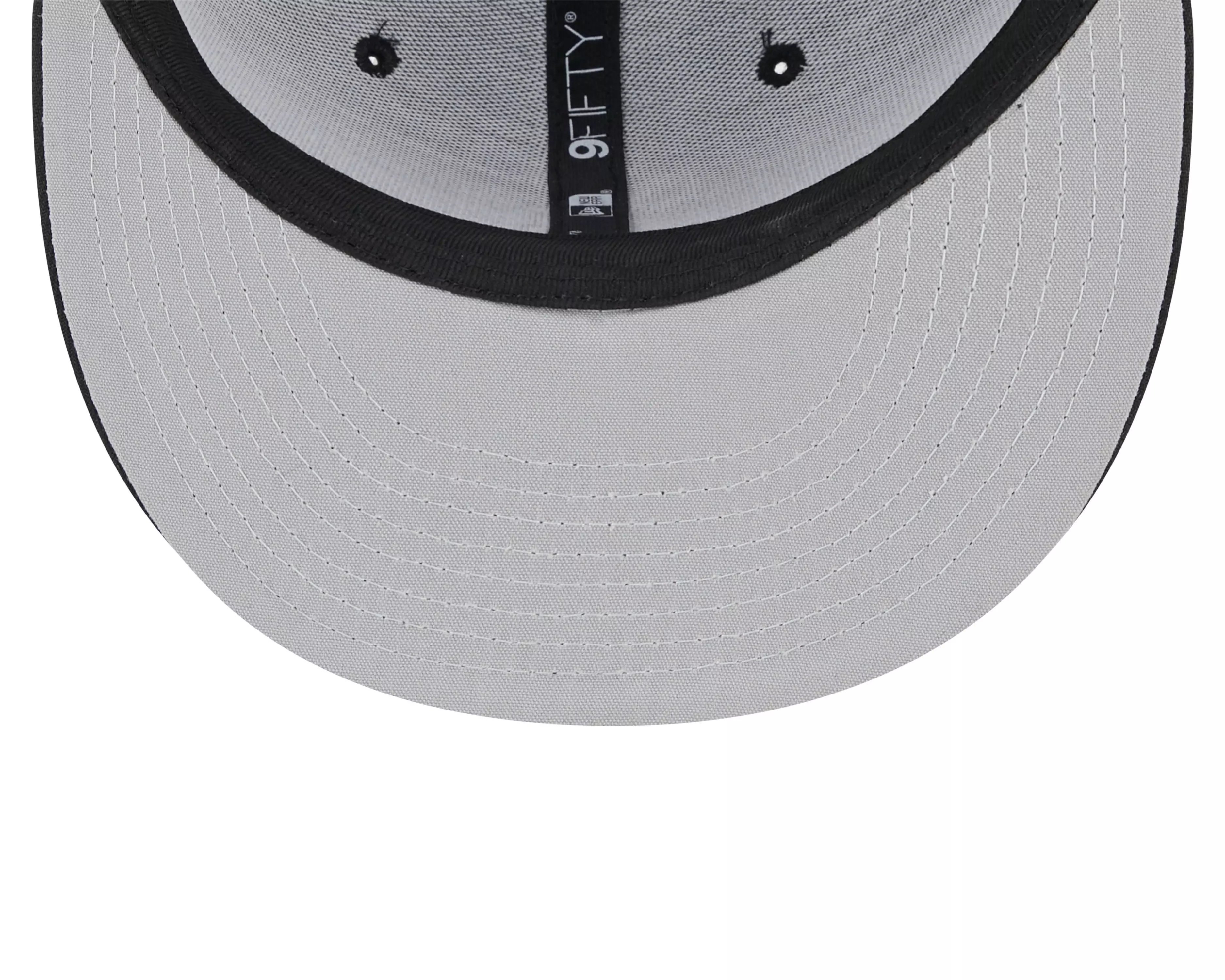 New Era Chicago White Sox 9FIFTY Evergreen Trucker Snapback Hat - Black - BLACK