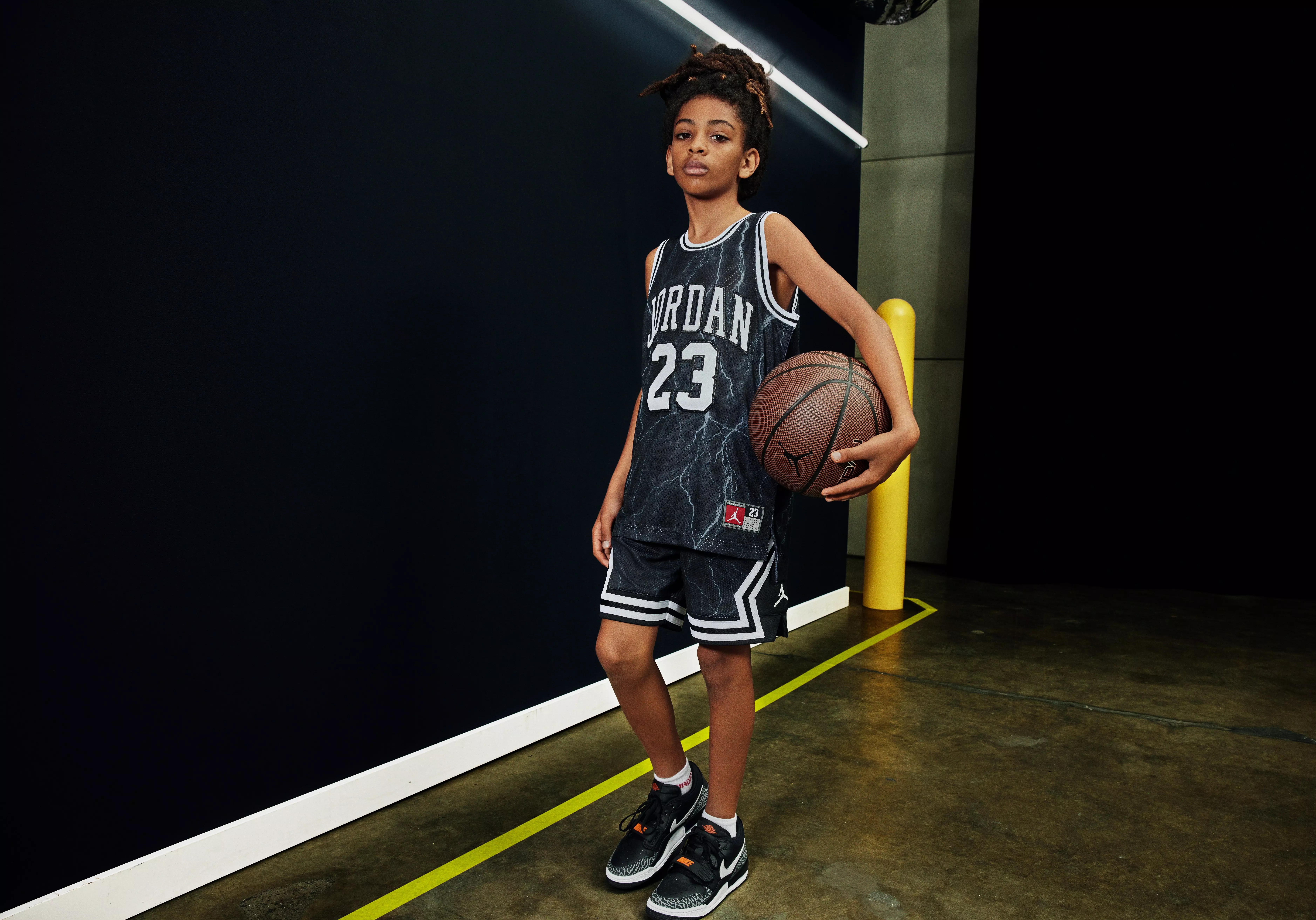 Jordan Big Boys' MJ Printed Diamond Lighting Shorts - BLACK