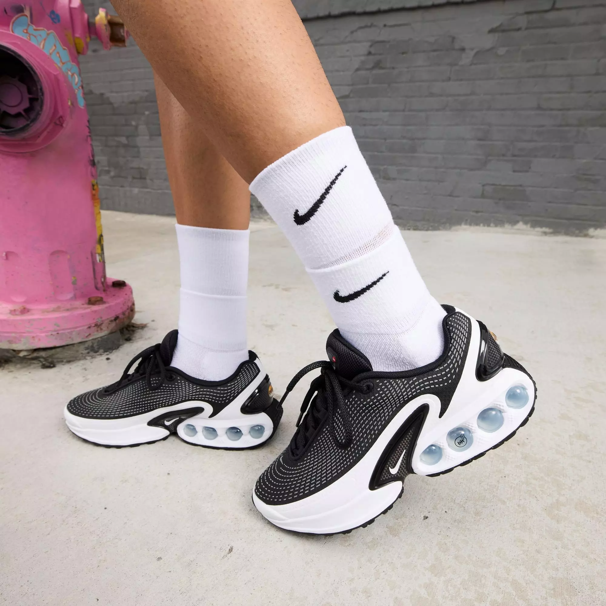 Nike Air Max Dn "Black/White" Women's Shoe - BLACK/WHITE/COOL GREY