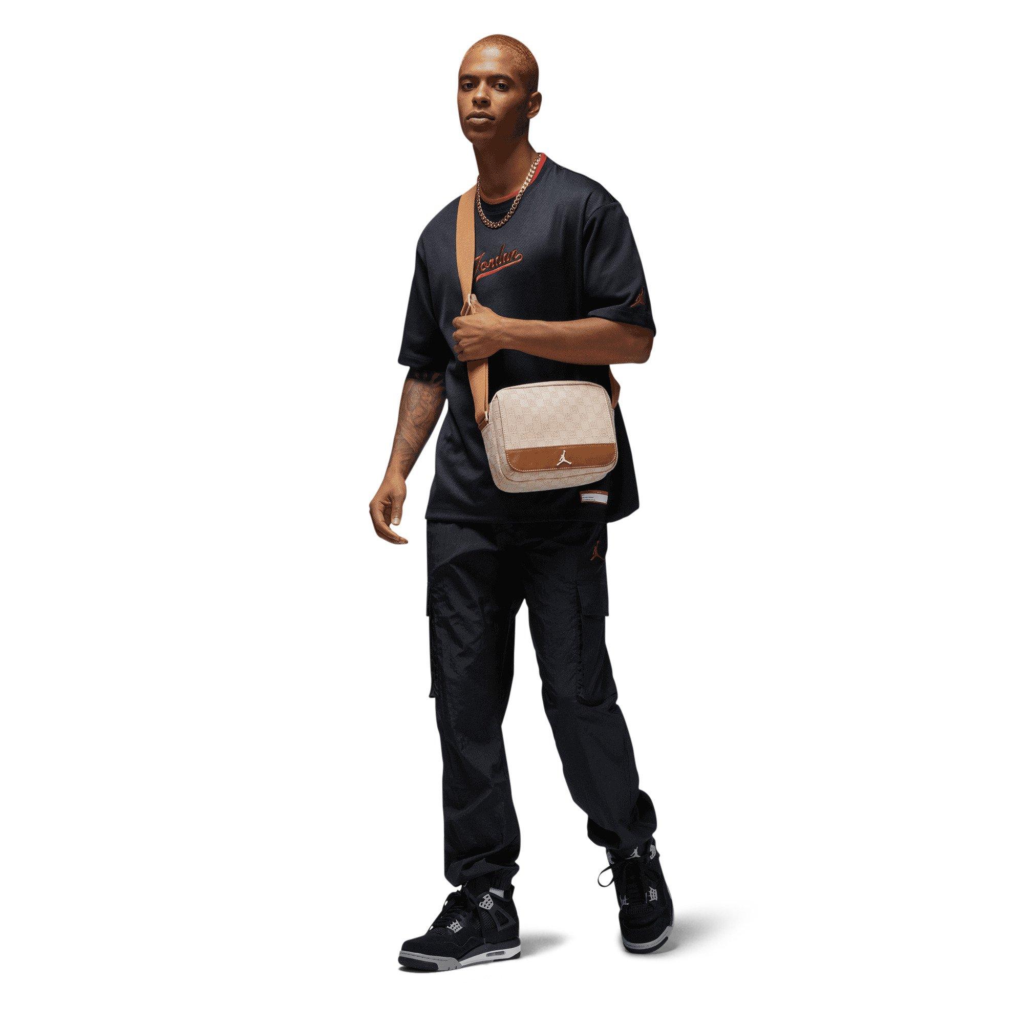 【専用】JORDAN MONOGRAM MINI MESSENGER BAG Jordan Monogram Mini Messenger Bag - Sail